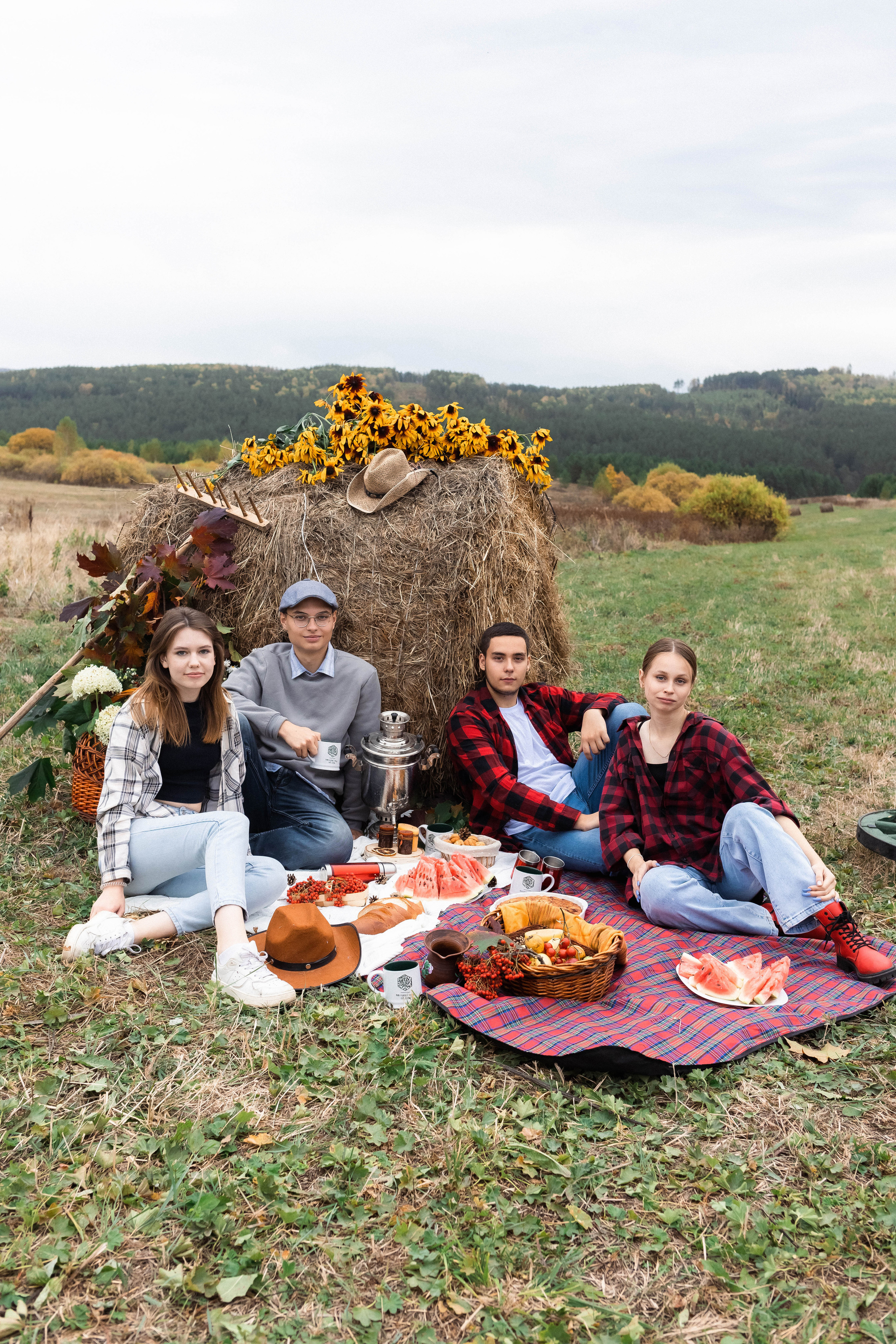 Выпускники 2023. Фотограф Регина Даниловна Усть — Катав