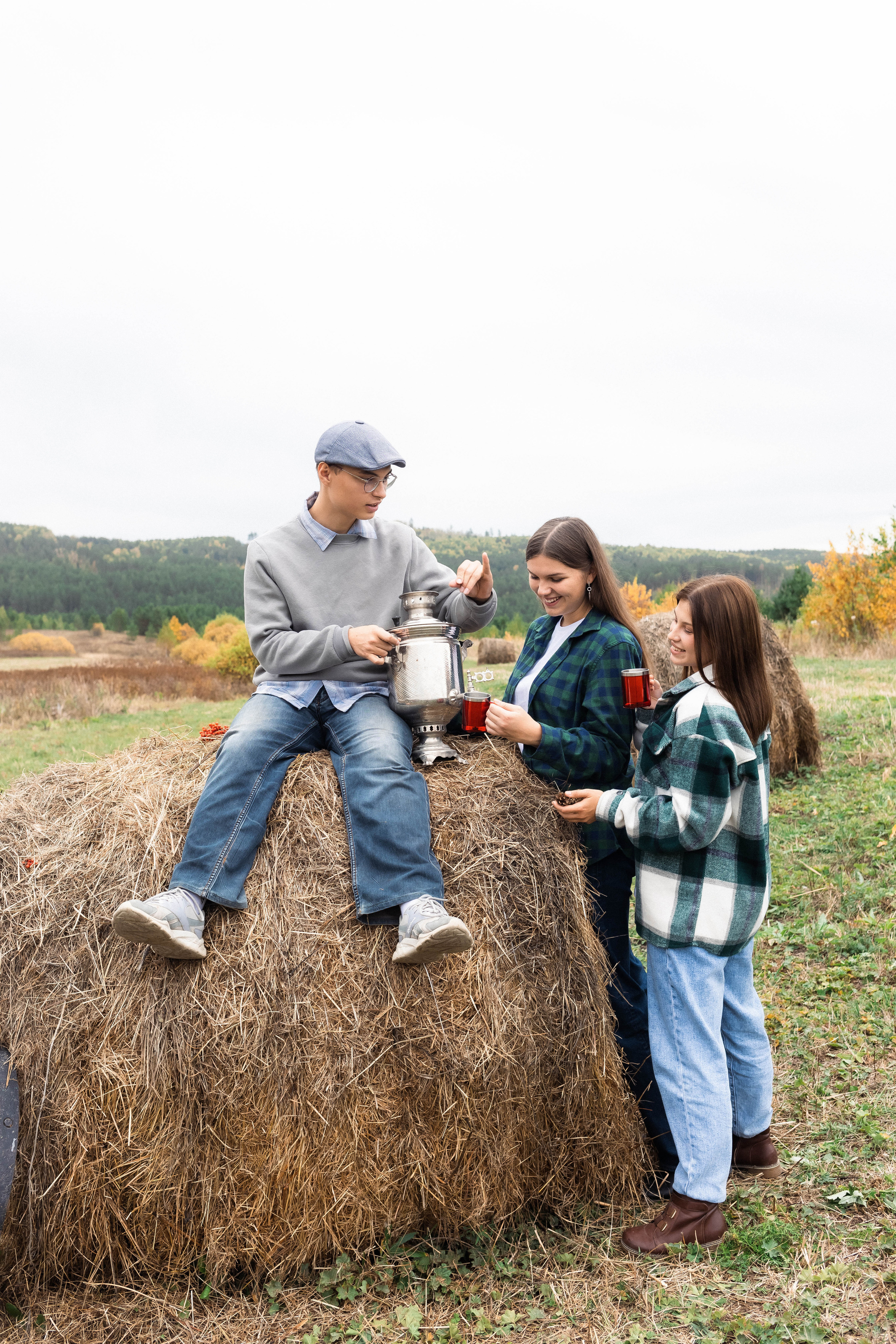 Выпускники 2023. Фотограф Регина Даниловна Усть — Катав