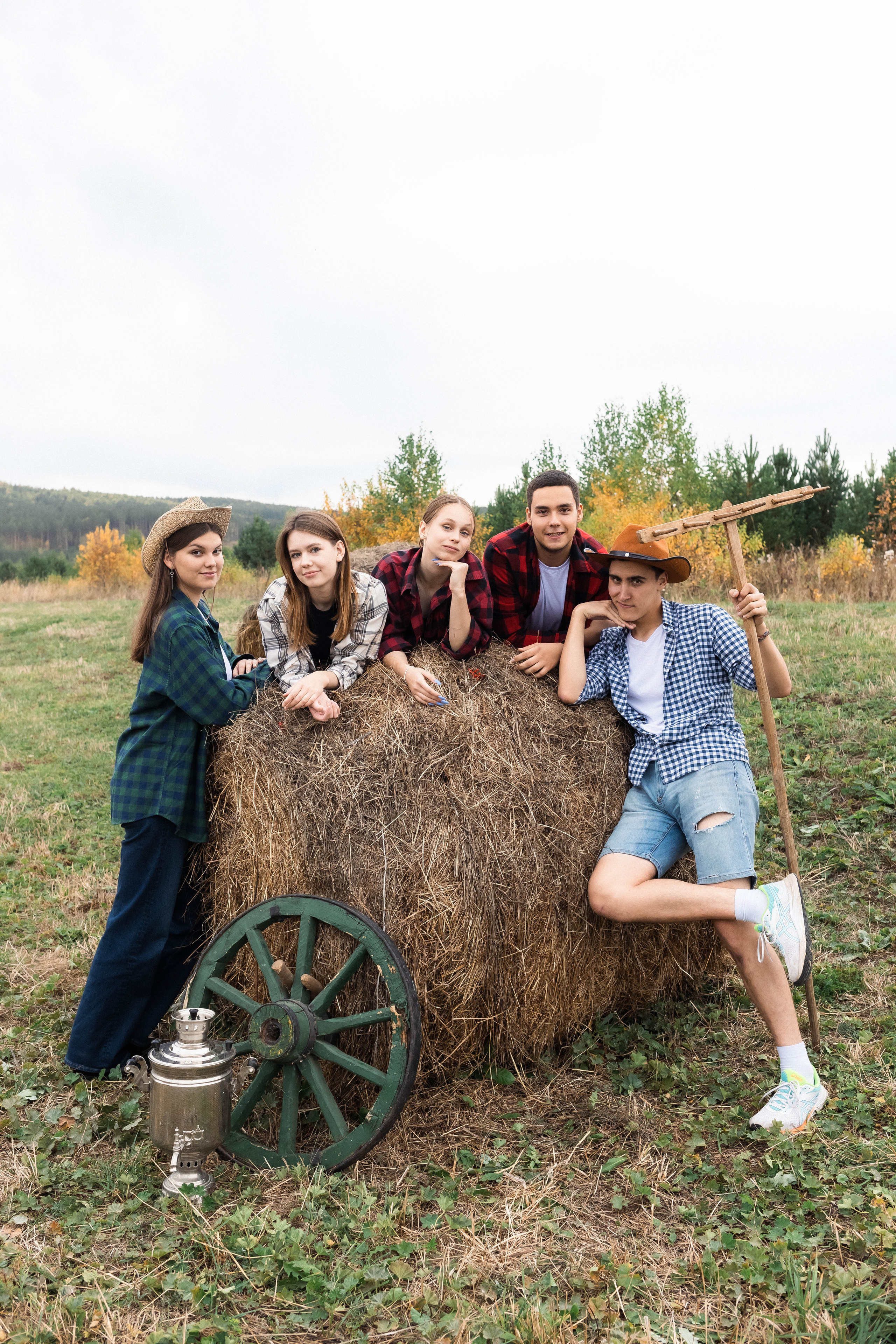 Выпускники 2023. Фотограф Регина Даниловна Усть — Катав