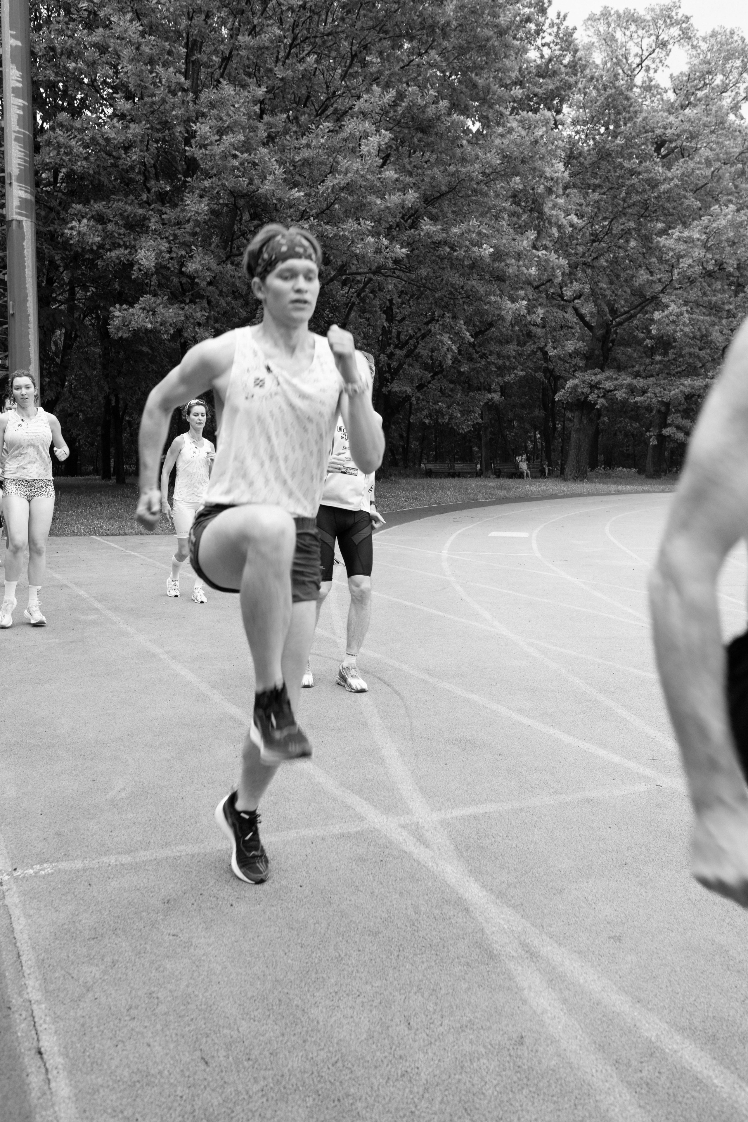 Тренировка сквозь призму чб. Александра Мельниченко/ Бегающий фотограф