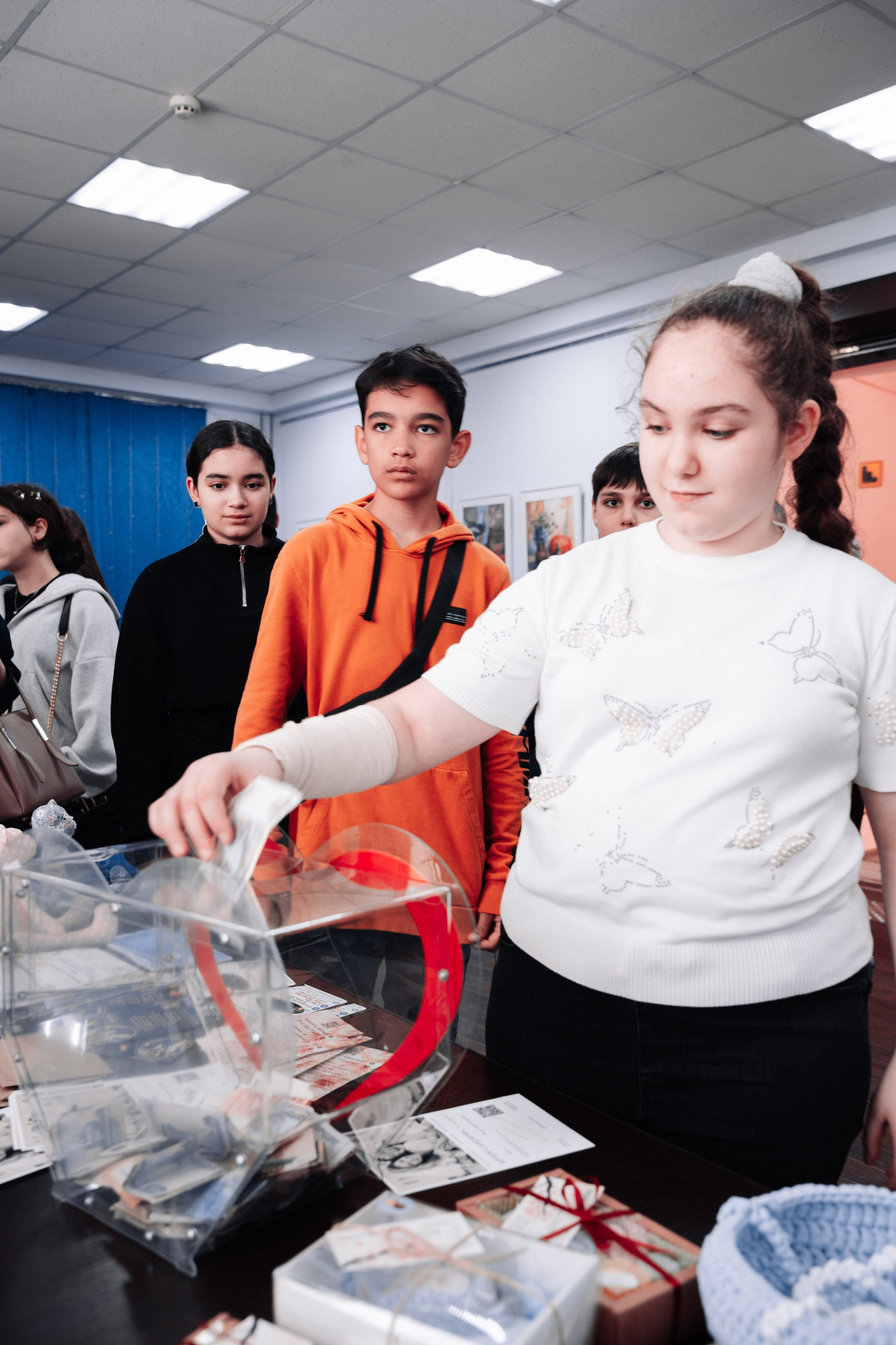Благотворительный концерт в помощь Артему Сардаряну. Фотограф Артем Севостьянов. Профессиональная фотосъемка в Ногинске, Москве, Московской области и за границей
