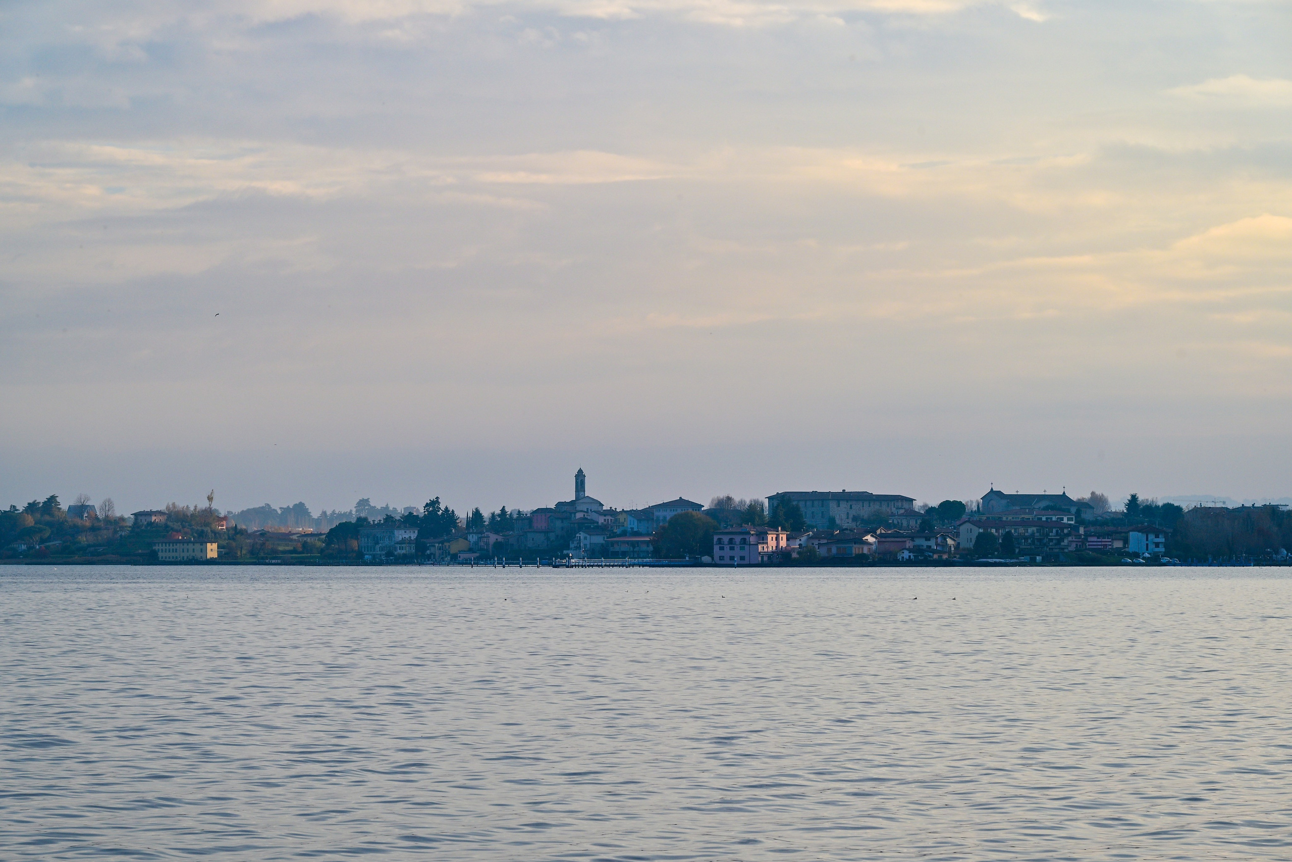 Lago d'iseo and hotel. Фотограф Минск