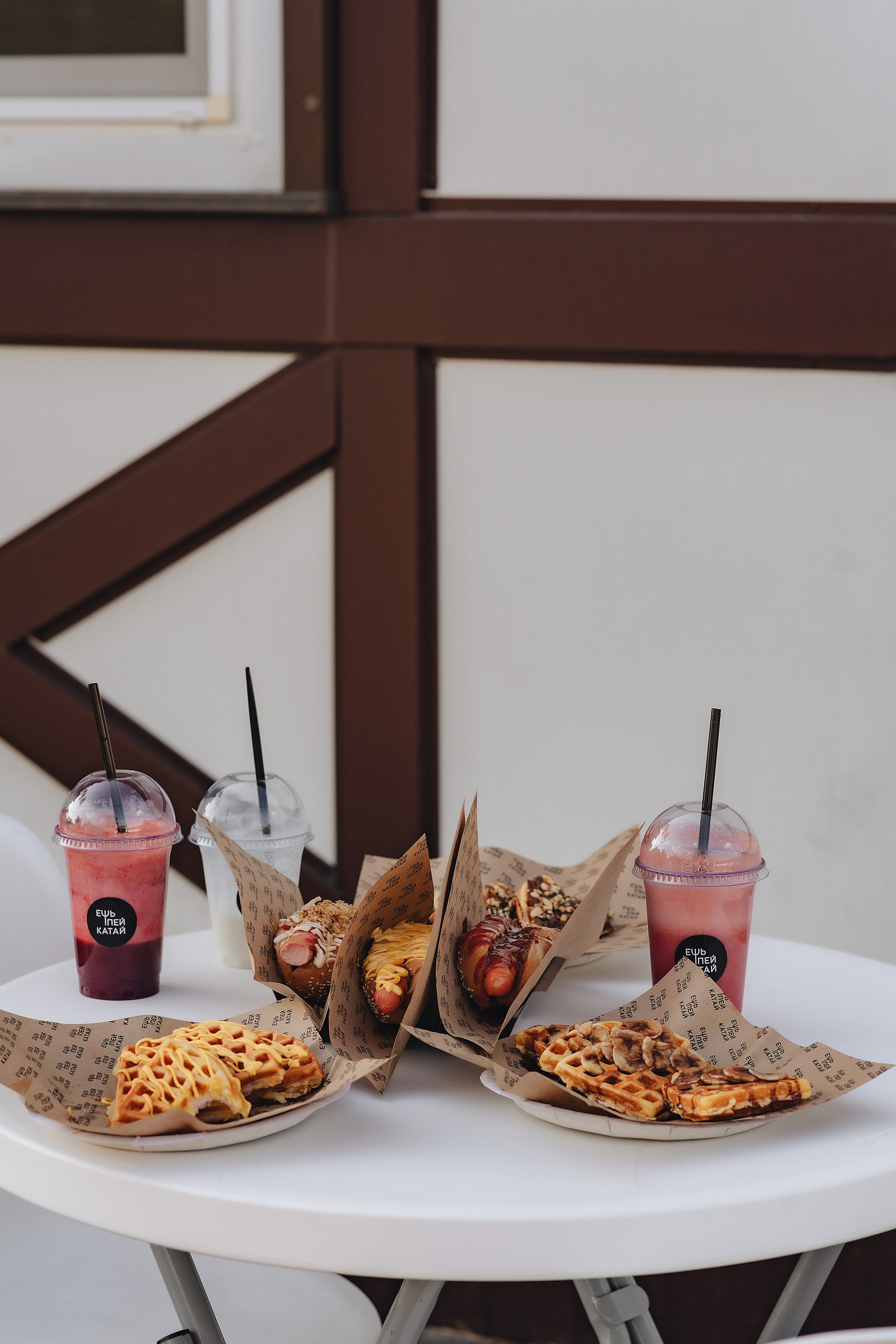 Семейная прогулка | Съемка для кофейни. Фотограф Карина Шмулёва. Воронеж и область