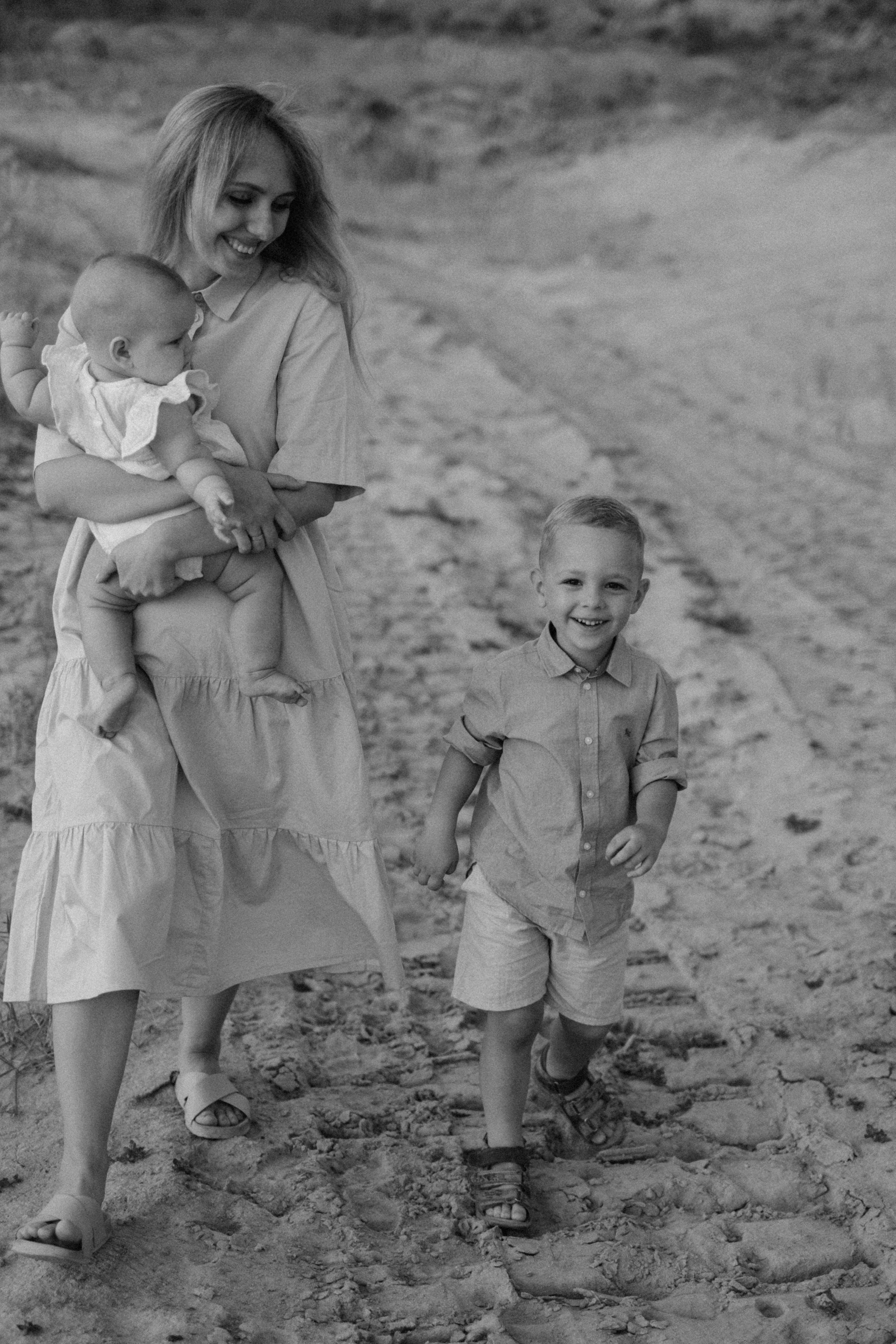 Песчаный карьер Катя + Женя +Макс + Вика. Свадебный и семейный фотограф г. Волгоград Биленко Ангелина