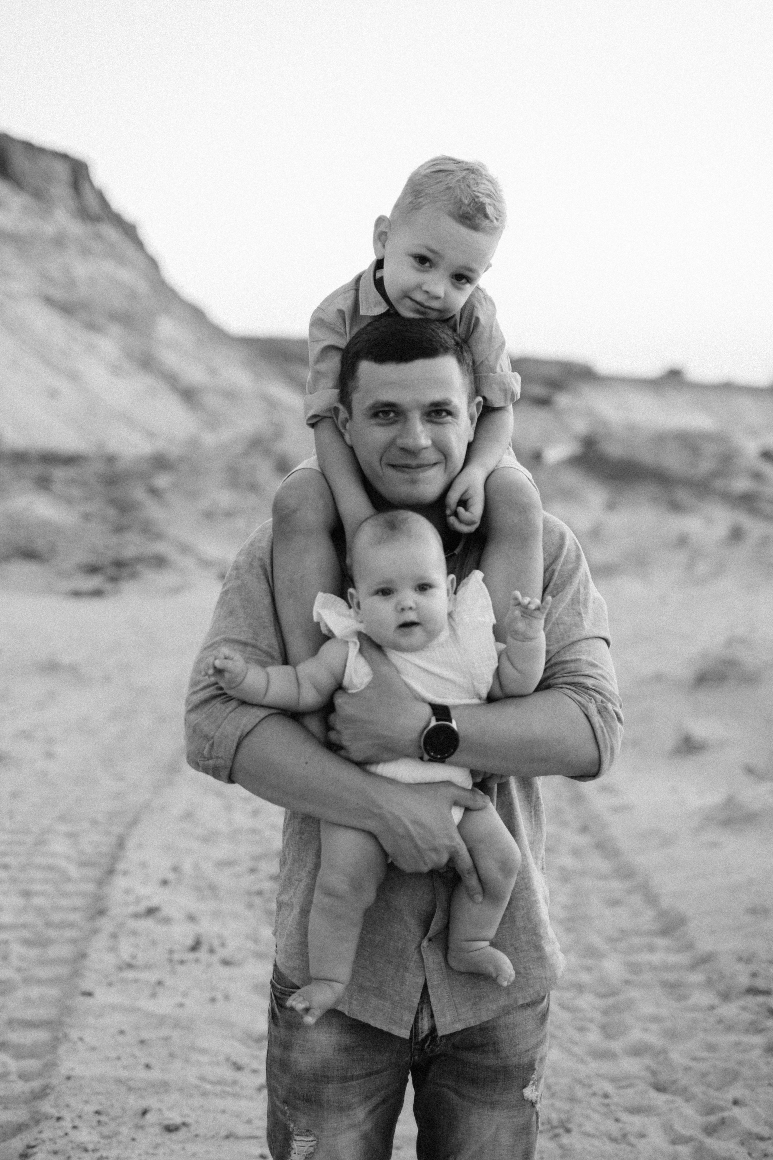 Песчаный карьер Катя + Женя +Макс + Вика. Свадебный и семейный фотограф г. Волгоград Биленко Ангелина