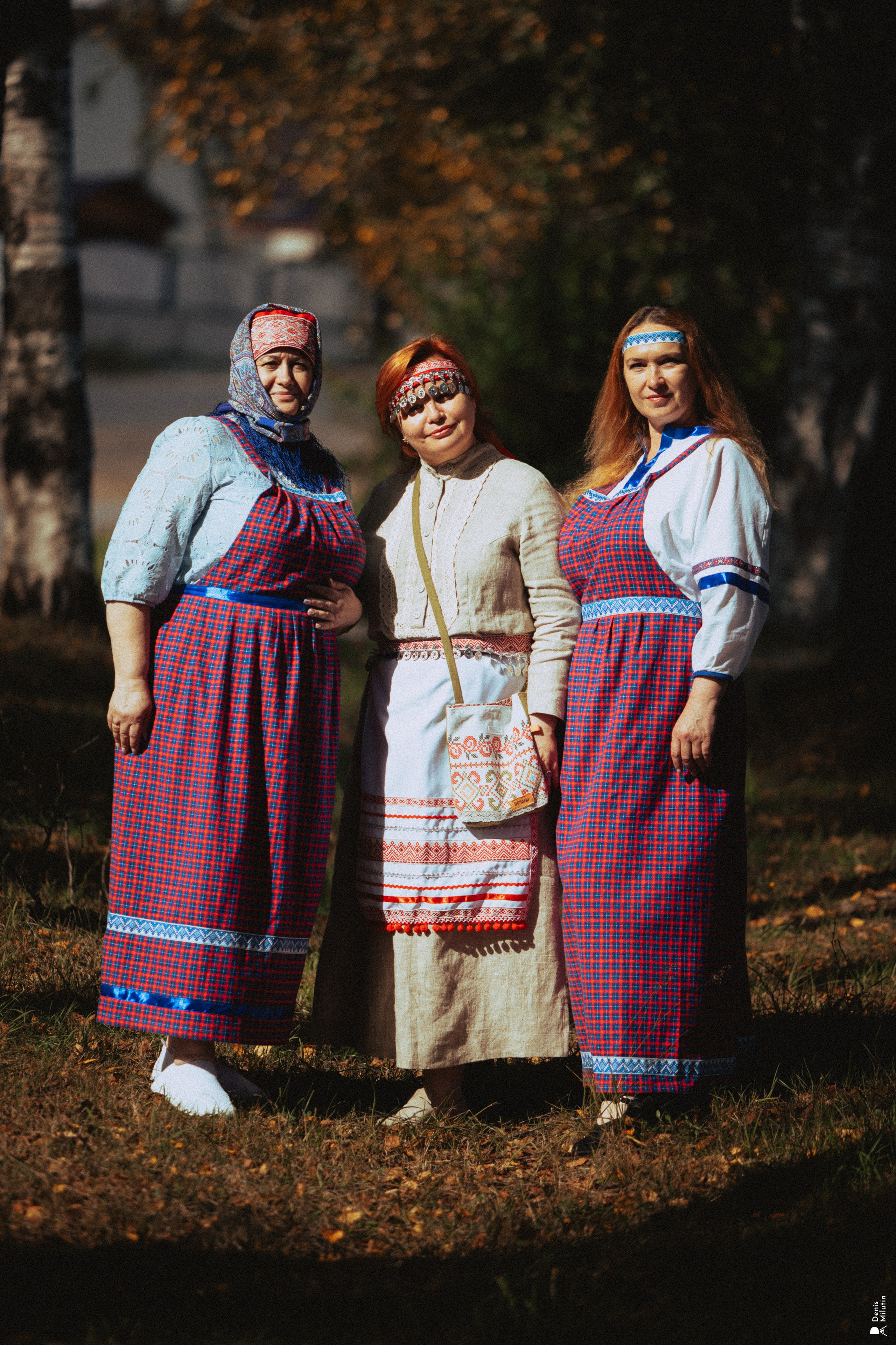 Девчонки в Вепском центре. პორტრეტის სტუდიის ფოტოგრაფი სენაკში დენის მილუტინი