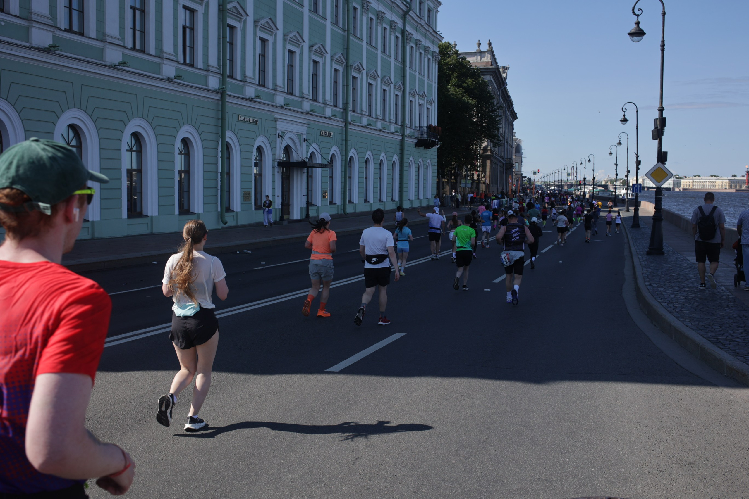 Полумарафон в Санкт-Петербурге все фотографии. პორტრეტის სტუდიის ფოტოგრაფი სენაკში დენის მილუტინი