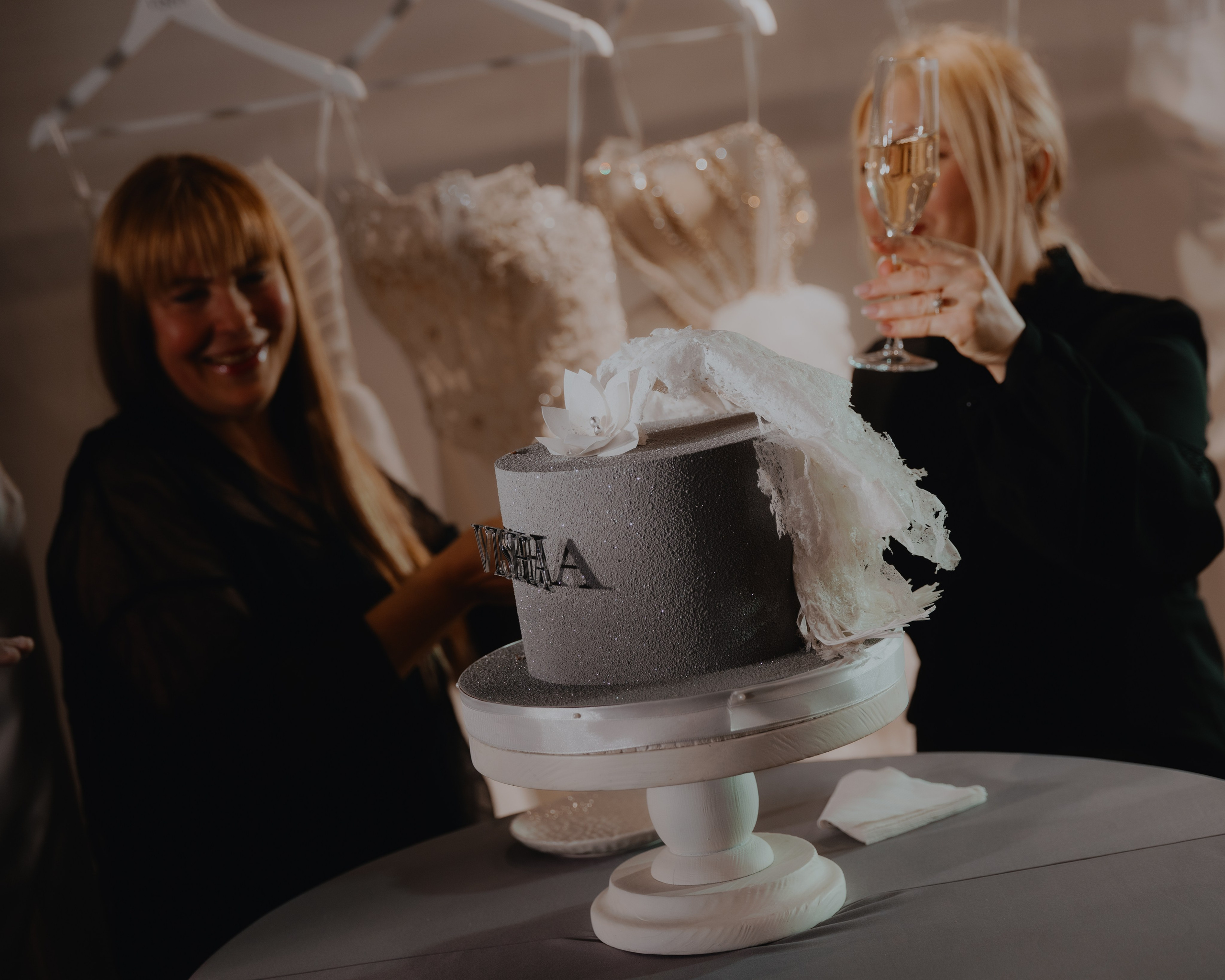 Открытие свадебного салона VISHA. Свадебные фотографы в Гомеле и Минске Сергей и Анастасия Фещенок