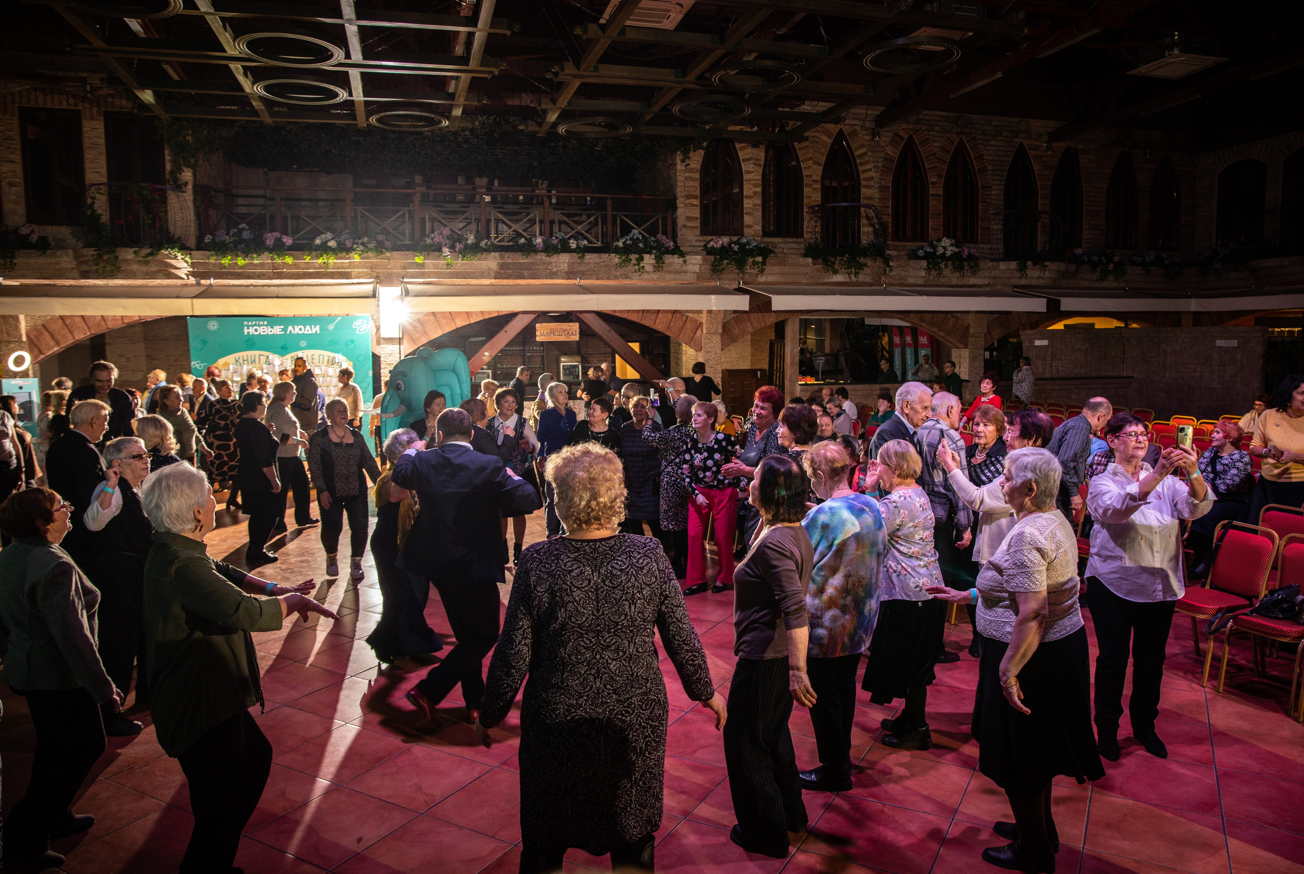 Жить по-новому 2026. Репортажный и свадебный фотограф в Челябинске Елисеев Павел