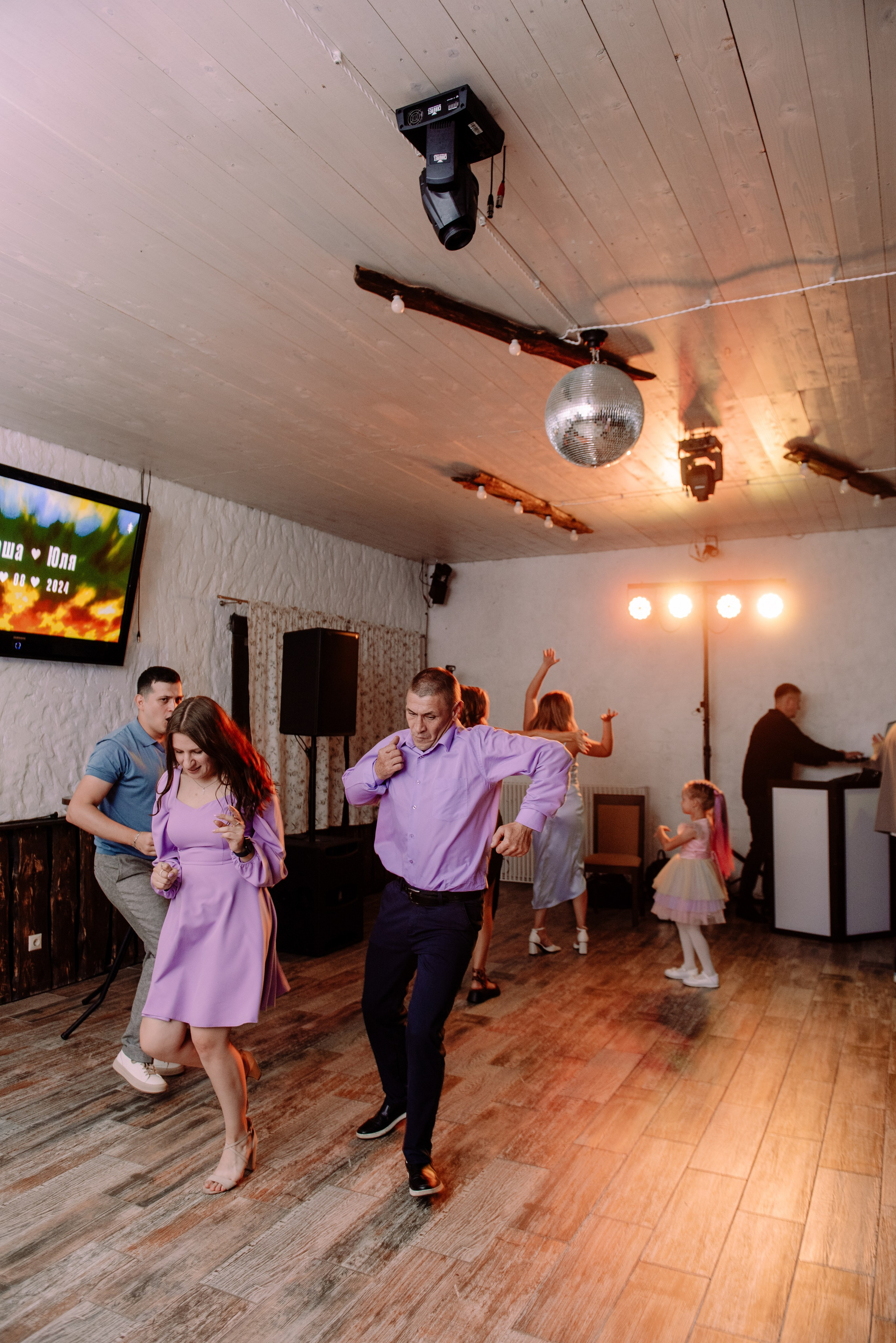 Юля и Саша — душевный банкет. Семейный и свадебный фотограф в Рязани Лиза Голованова