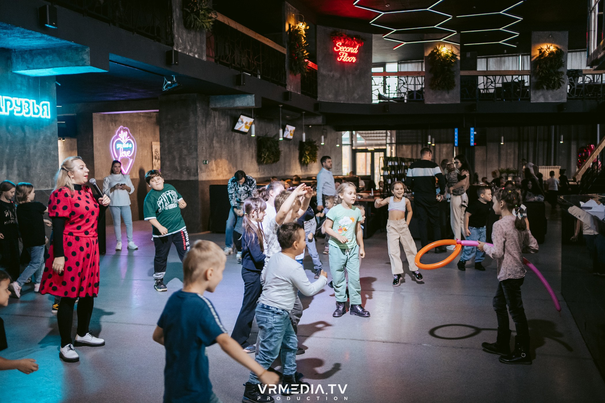 Baby time в баре «Друзья»