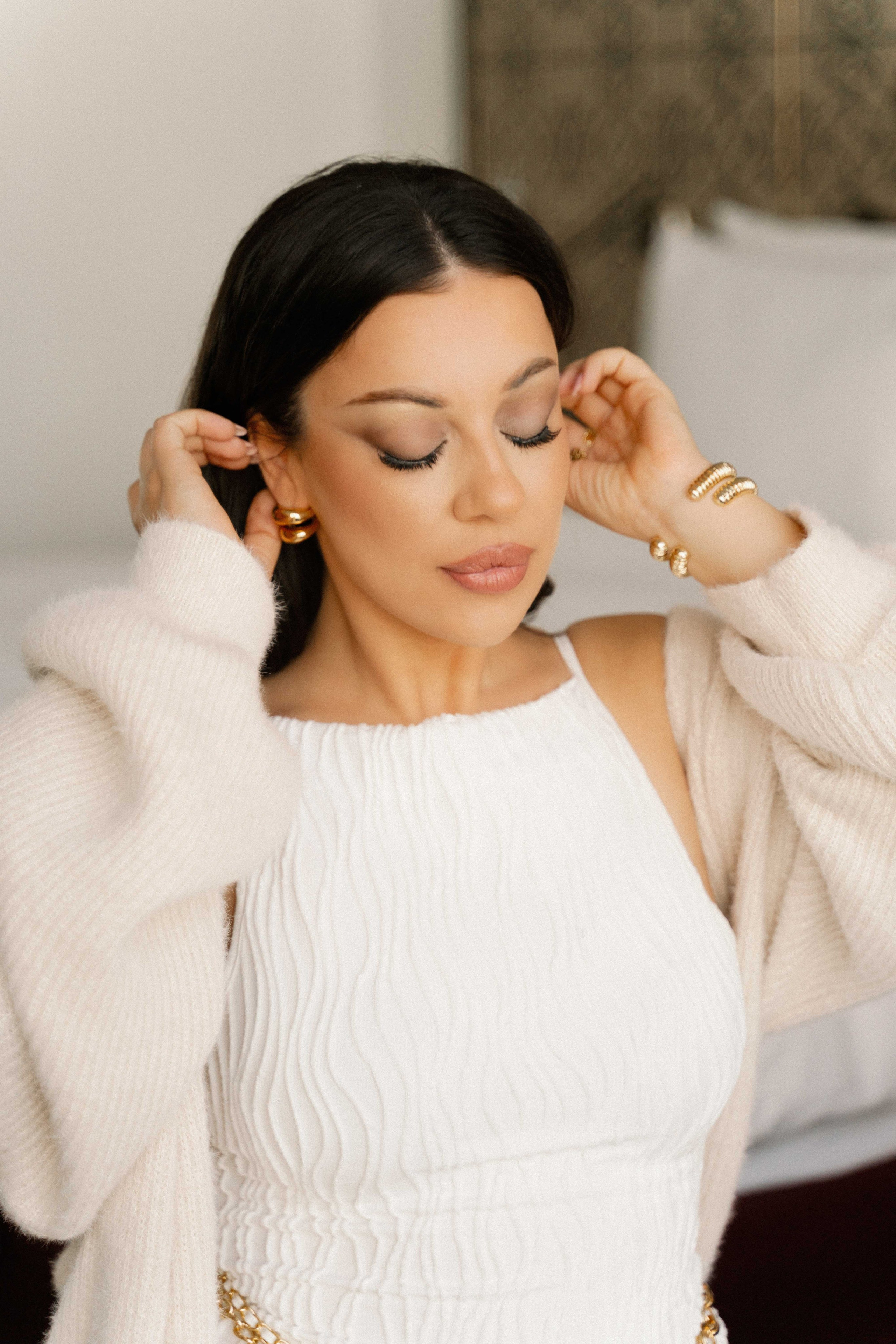 Анна в номере отеля. Фотограф и видеограф в Москве и Абу Даби Мария Кулагина