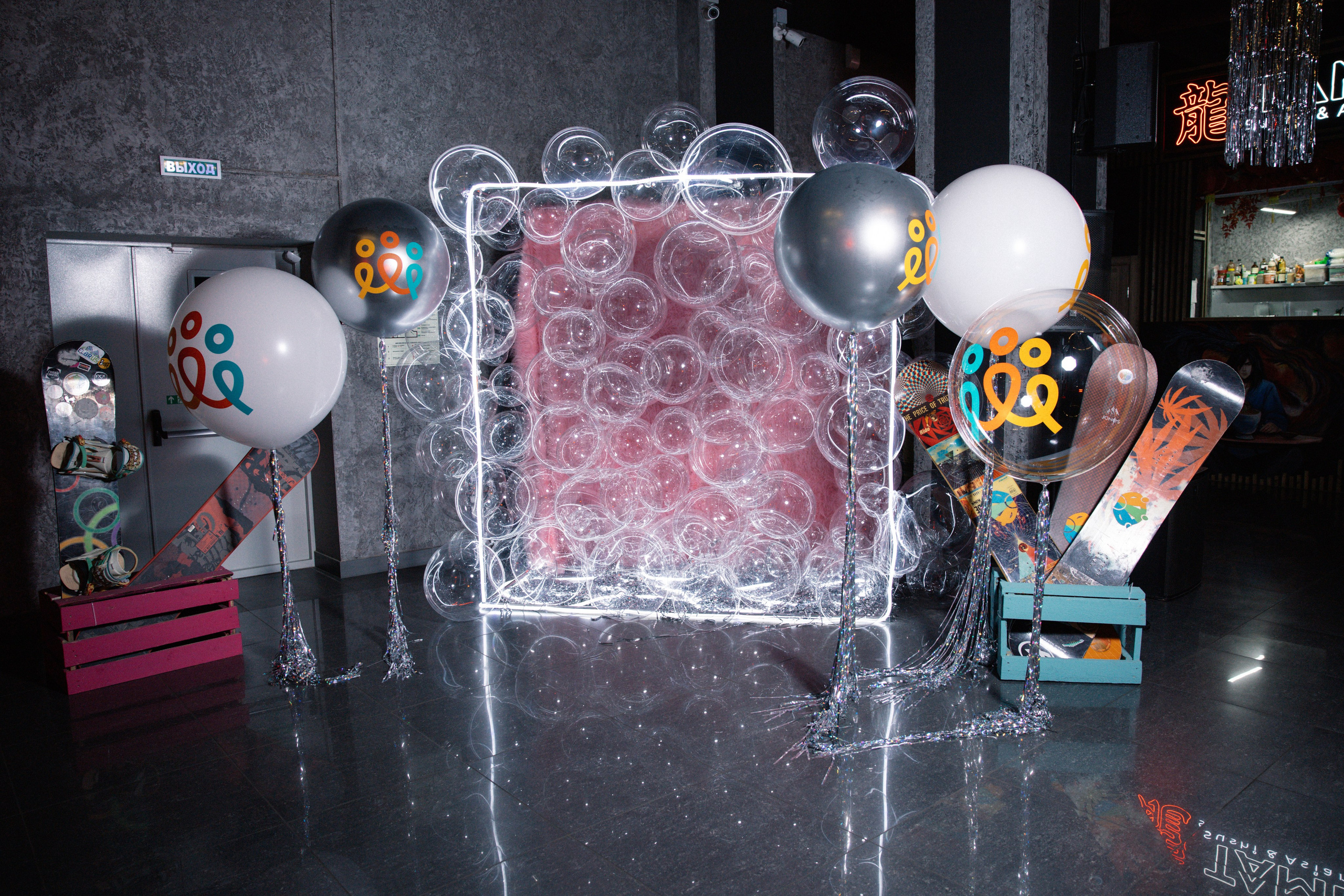 Соседи, Тусец. Фотограф Эдуарда Титанян