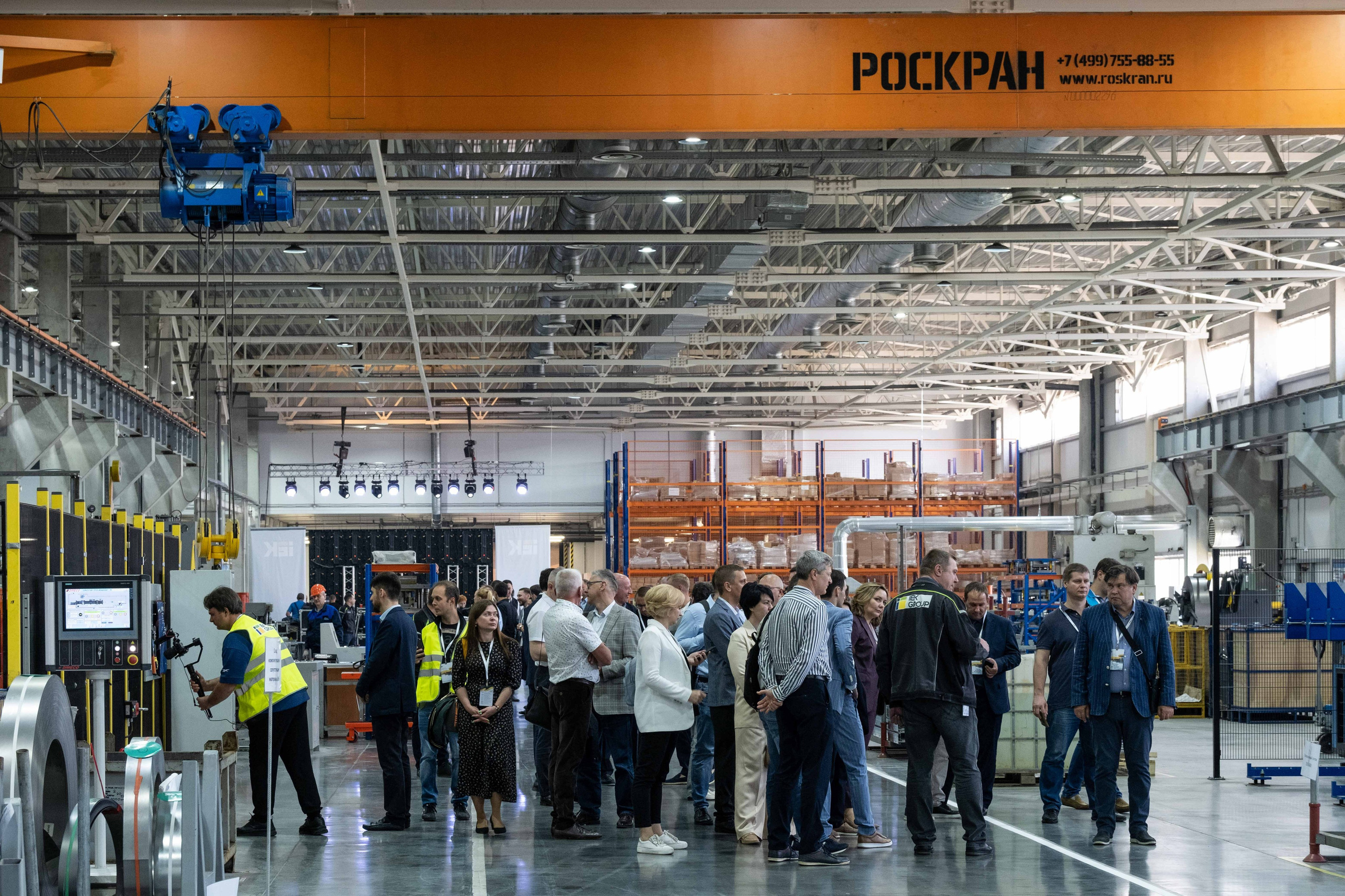 IEK — торжественное открытие производственного цеха. Фото тур