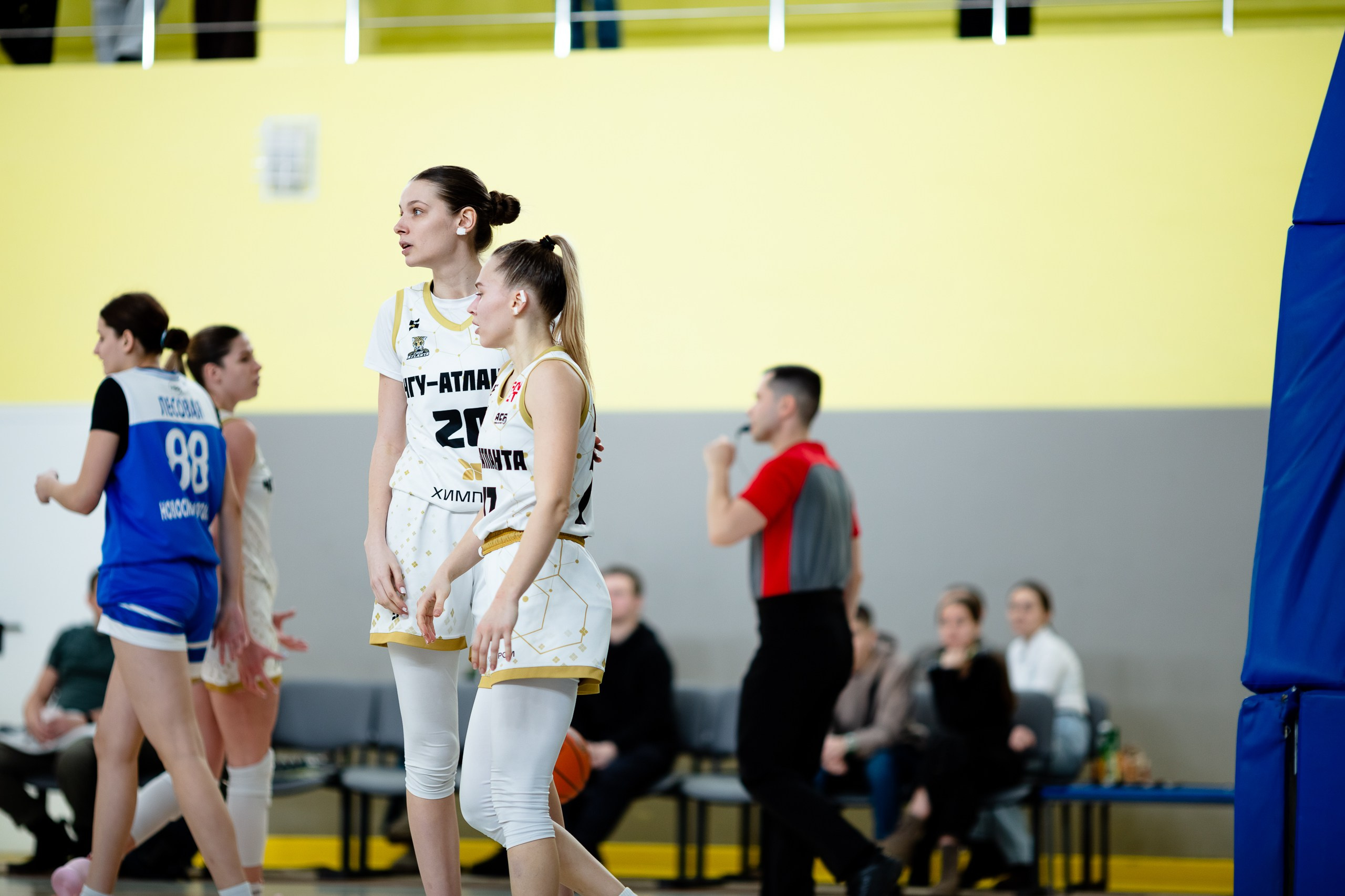 ЧГУ-Атланта — Динамо / 1 игра. Фотография