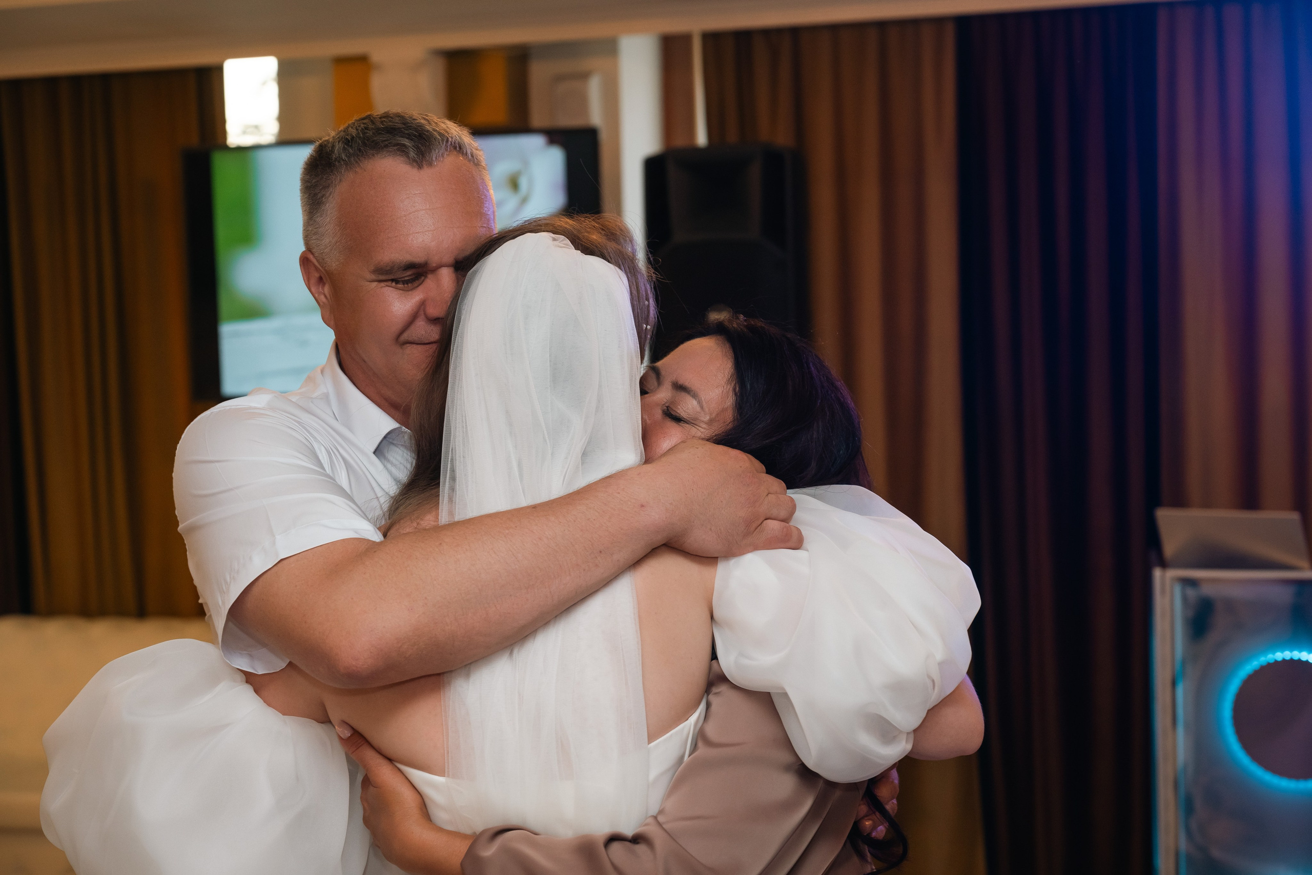 Василий и Ангелина. Фотограф и видеограф Олег Игнатов | Свадьбы, Love Story, реклама и корпоративы — Красноярск