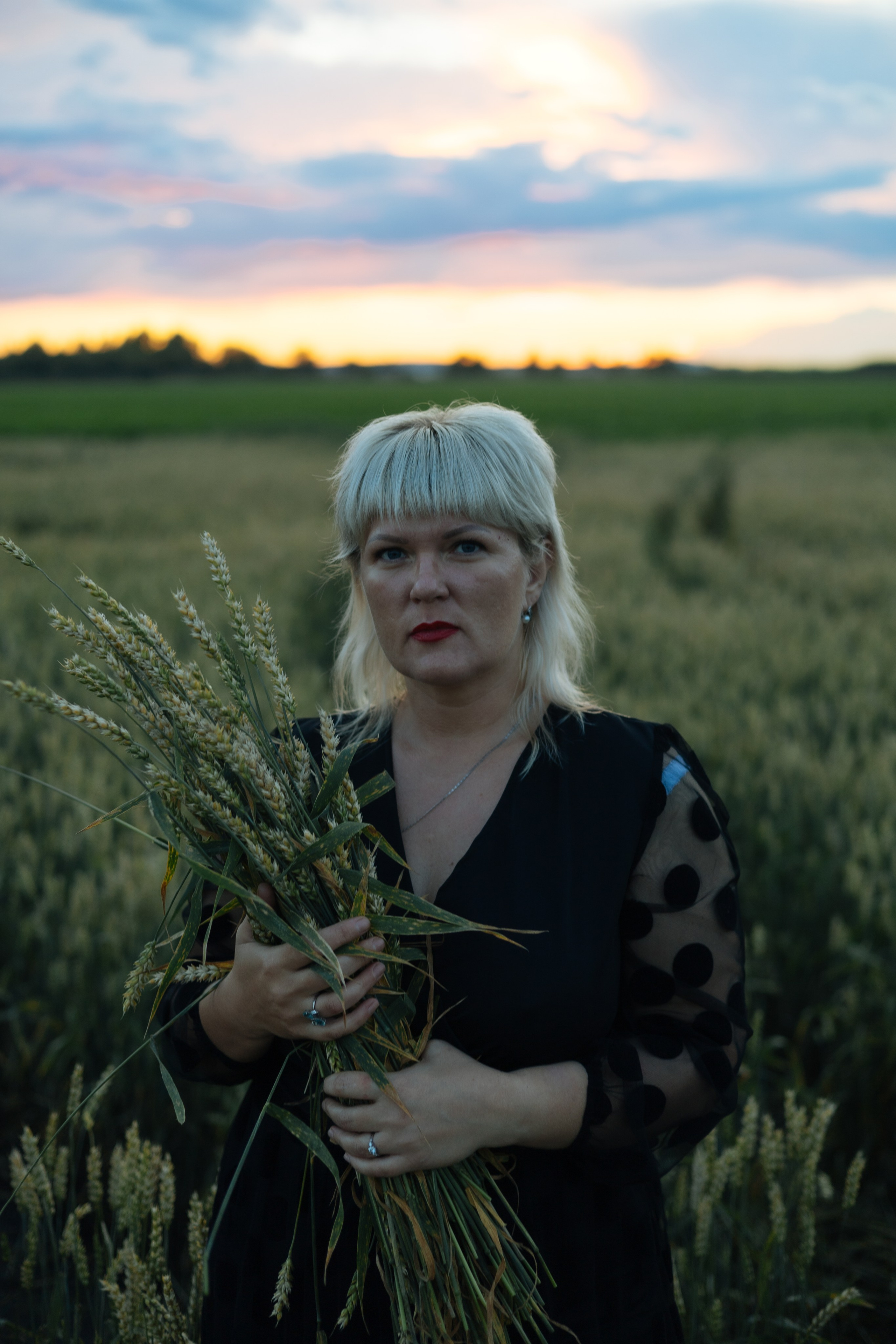 ПОДСОЛНУХИ 2025. Фотограф Красноярск съемки лавстори, фотосессия в студии, портретная съемка, творческие фотосессии