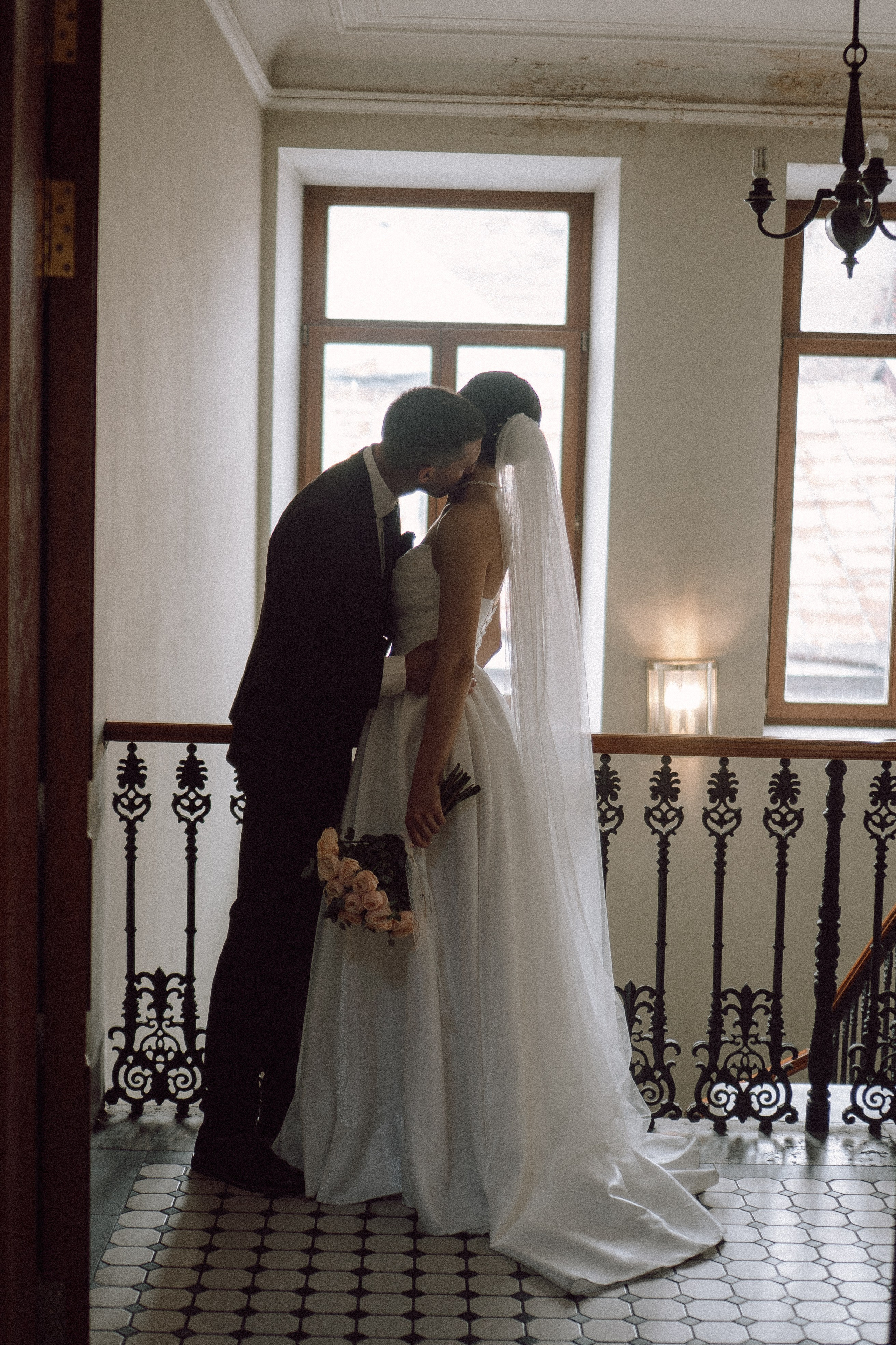 СВАДЕБНАЯ ПРОГУЛКА В САНТК-ПЕТЕРБУРГЕ (ИСАКИЕВСКИЙ СОБОР, ЗИМНЯЯ КАНАВКА, ЭРМИТАЖ И БОЛЬШАЯ МОРСКАЯ УЛИЦА). Профессиональный фотограф, Санкт-Петербург — Виктория Богомолова