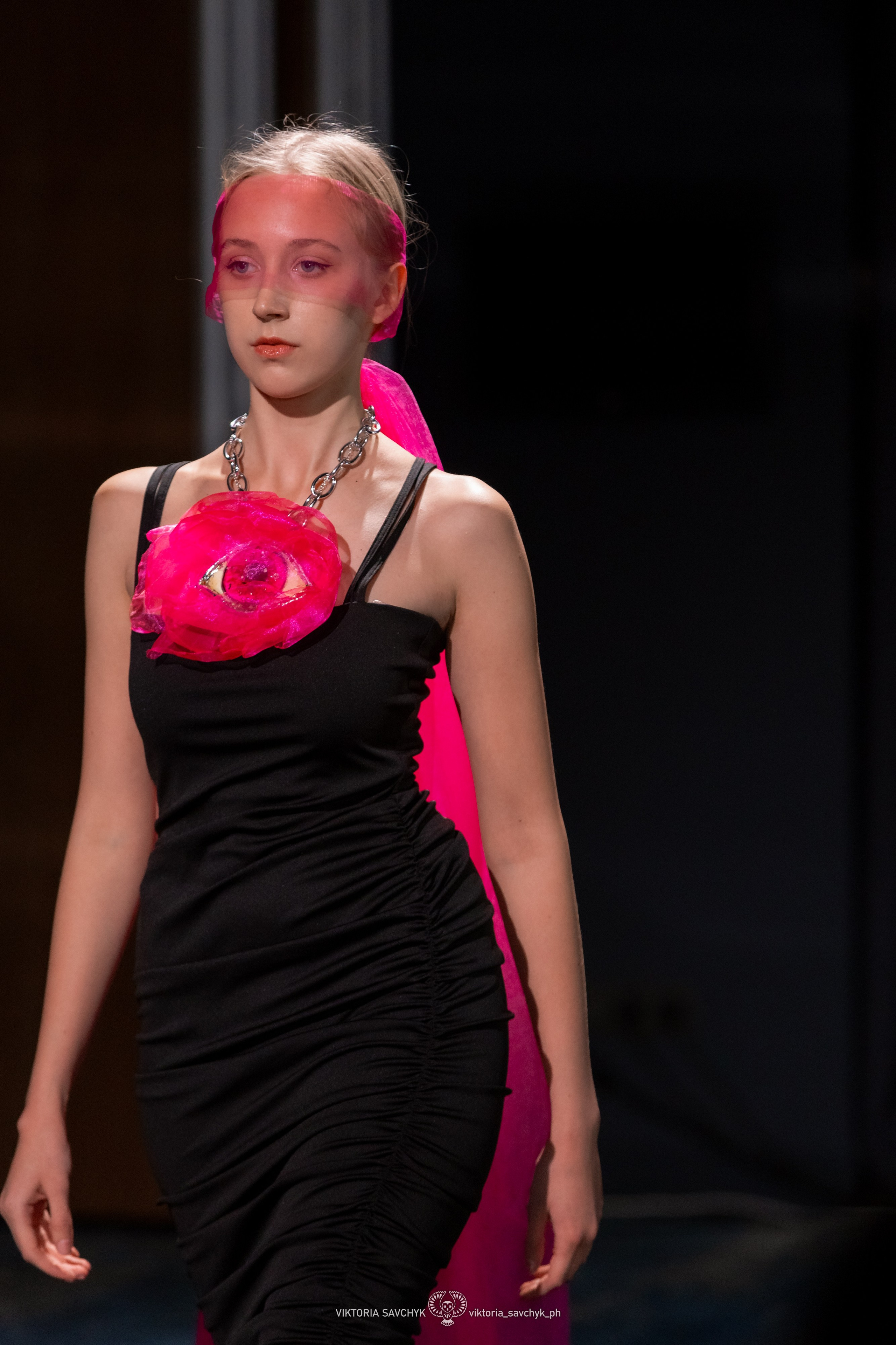 Подиум Rostov Fashion Show 2025. Осень-зима. Фотограф в Ростов-на-Дону Виктория Савчук