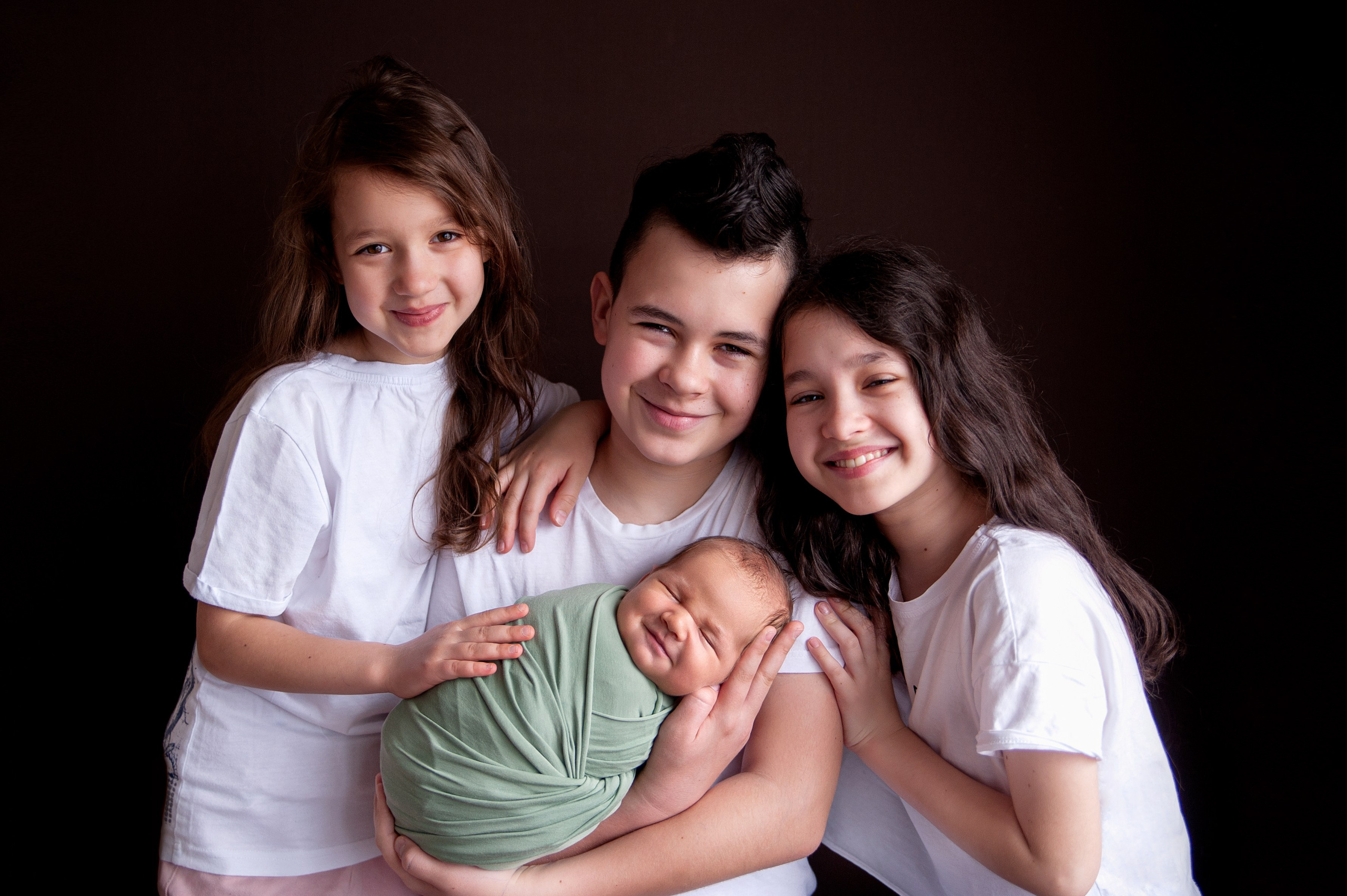 Малыш, братики и сестрички