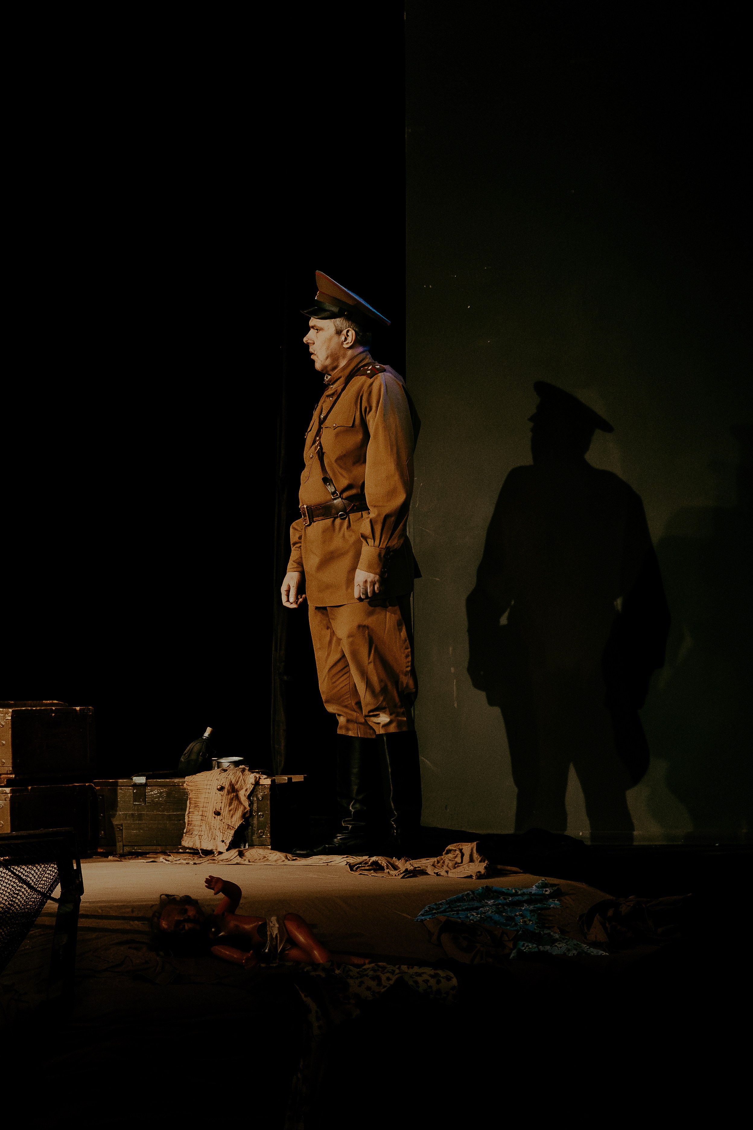 Театр Юного Зрителя " Не покидай меня». Фотограф Марк Файзулин