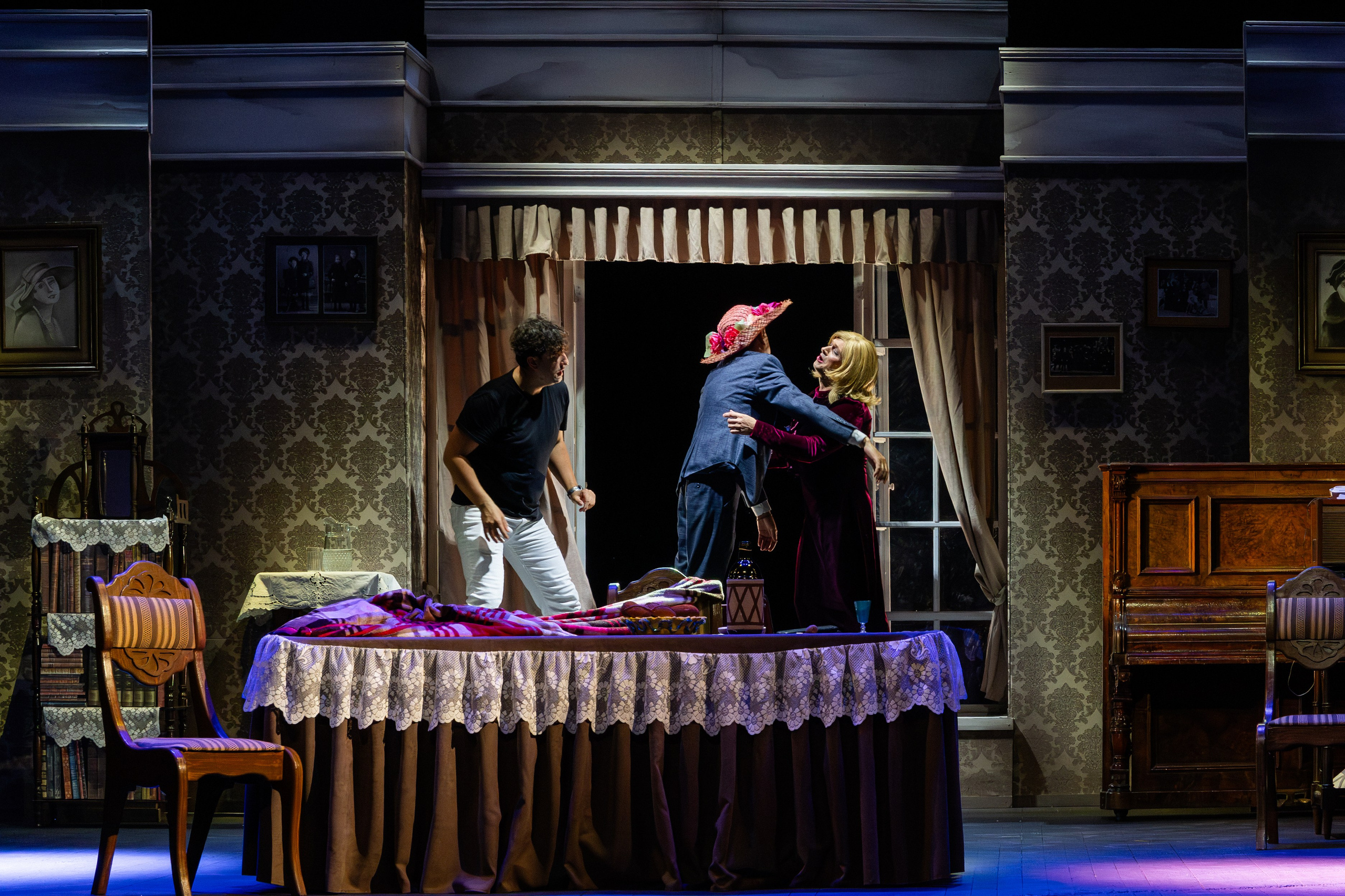 Театр Юного Зрителя «Отчаянные Тетки». Фотограф Марк Файзулин