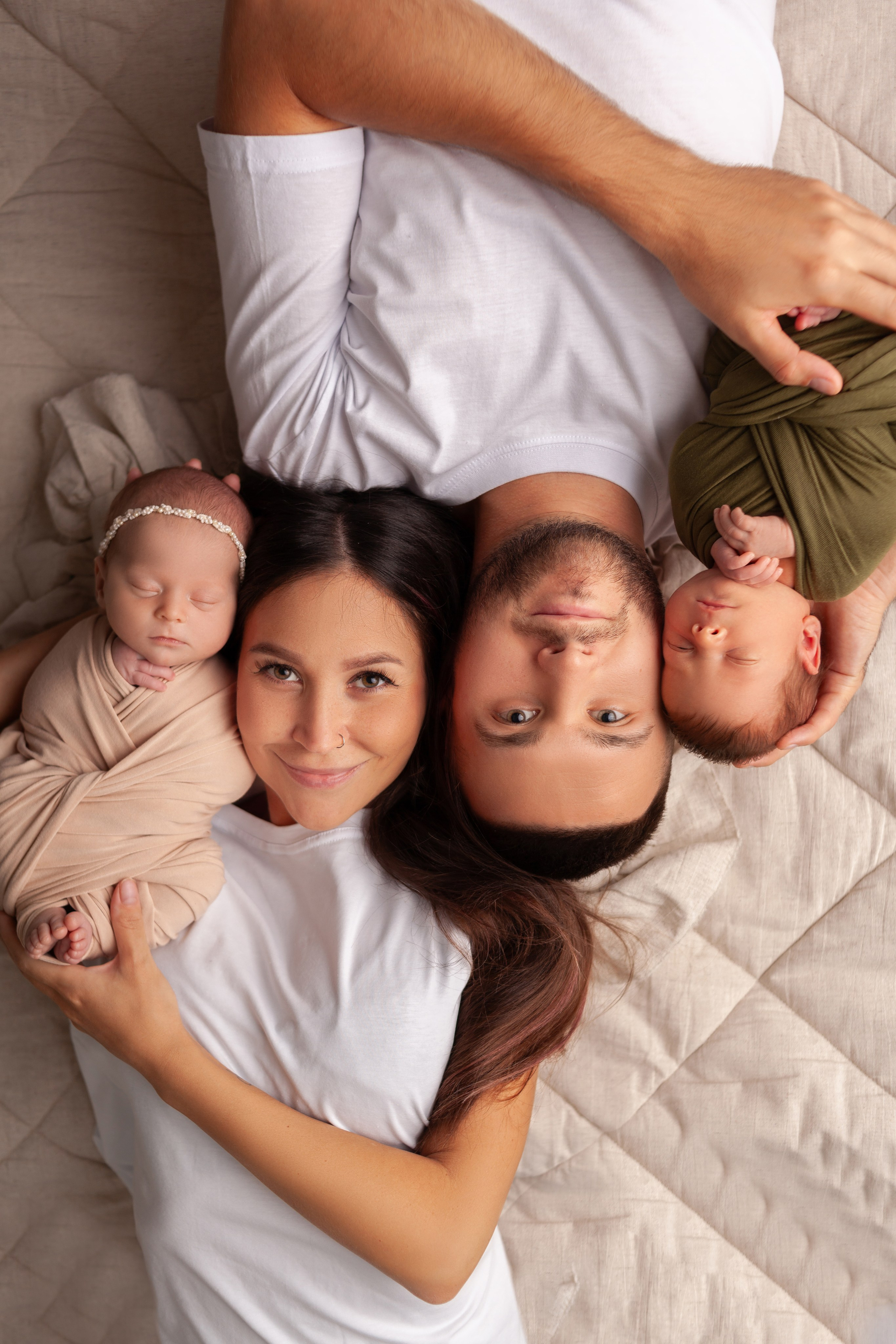 Двойня. Фотограф новорожденных г. Подольск, г. Жуковский, весь юг Москвы и Моск.обл