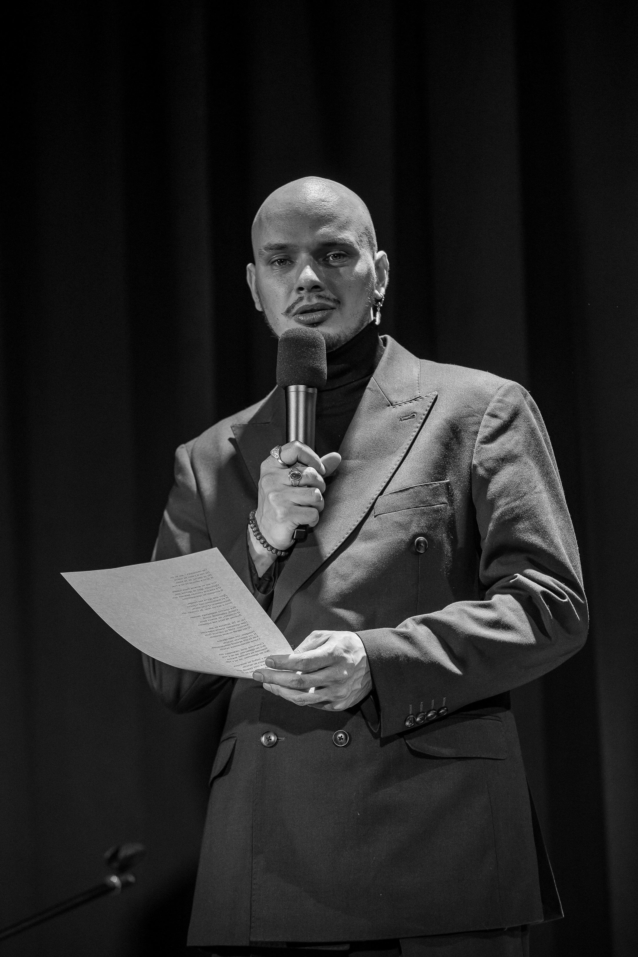 Поэтический вечер с Игорем Бушмелевым и Никой Станиславчик. Фотограф Юлия Мальцева