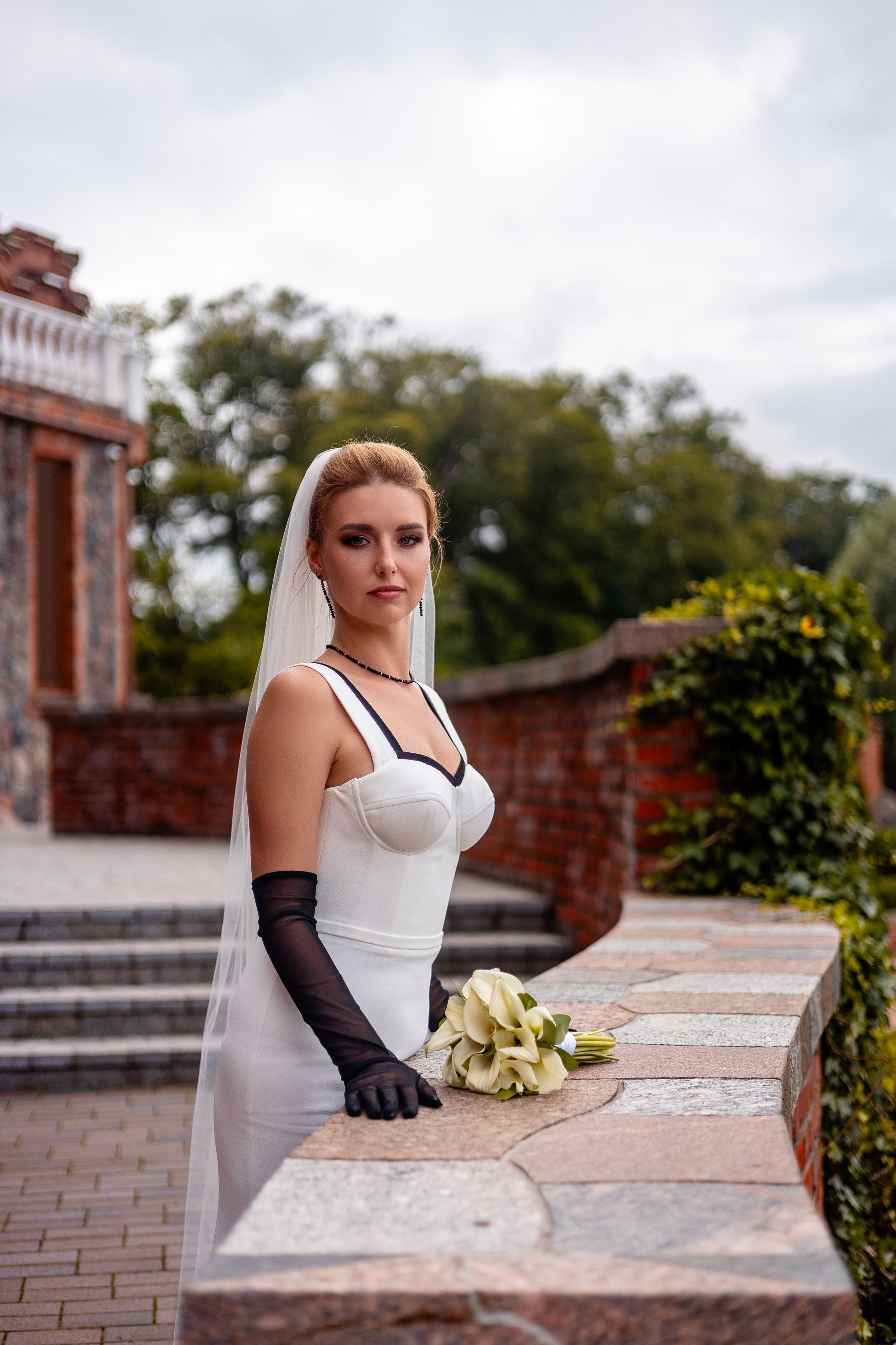 Евгений Саранцев, президент мотоклуба «Garage 13 MCC» и прекрасная Ирина. Фотограф Елена Медок Калининград