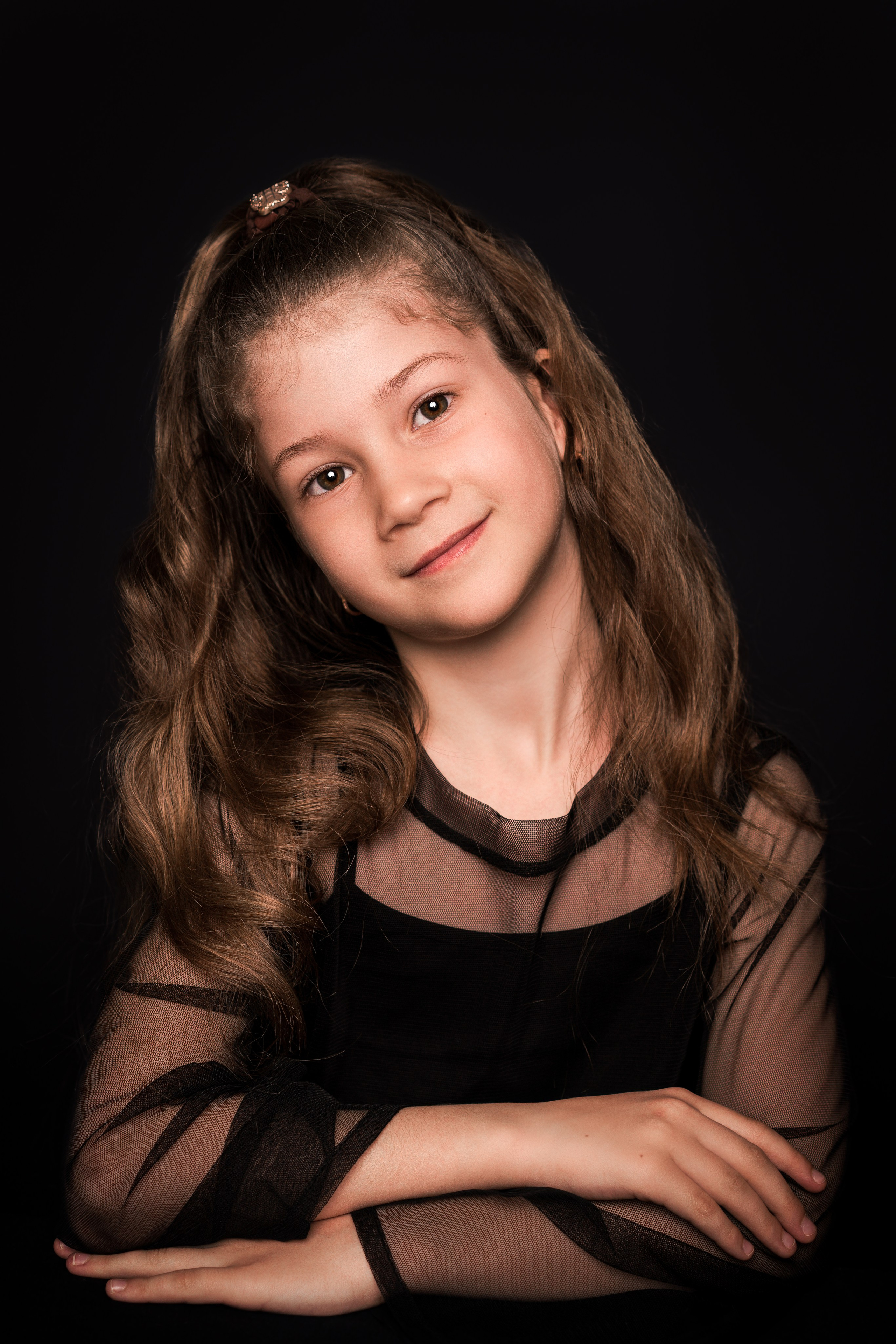 Детский сад, портреты на чёрном фоне. Фотограф Шунова Саша