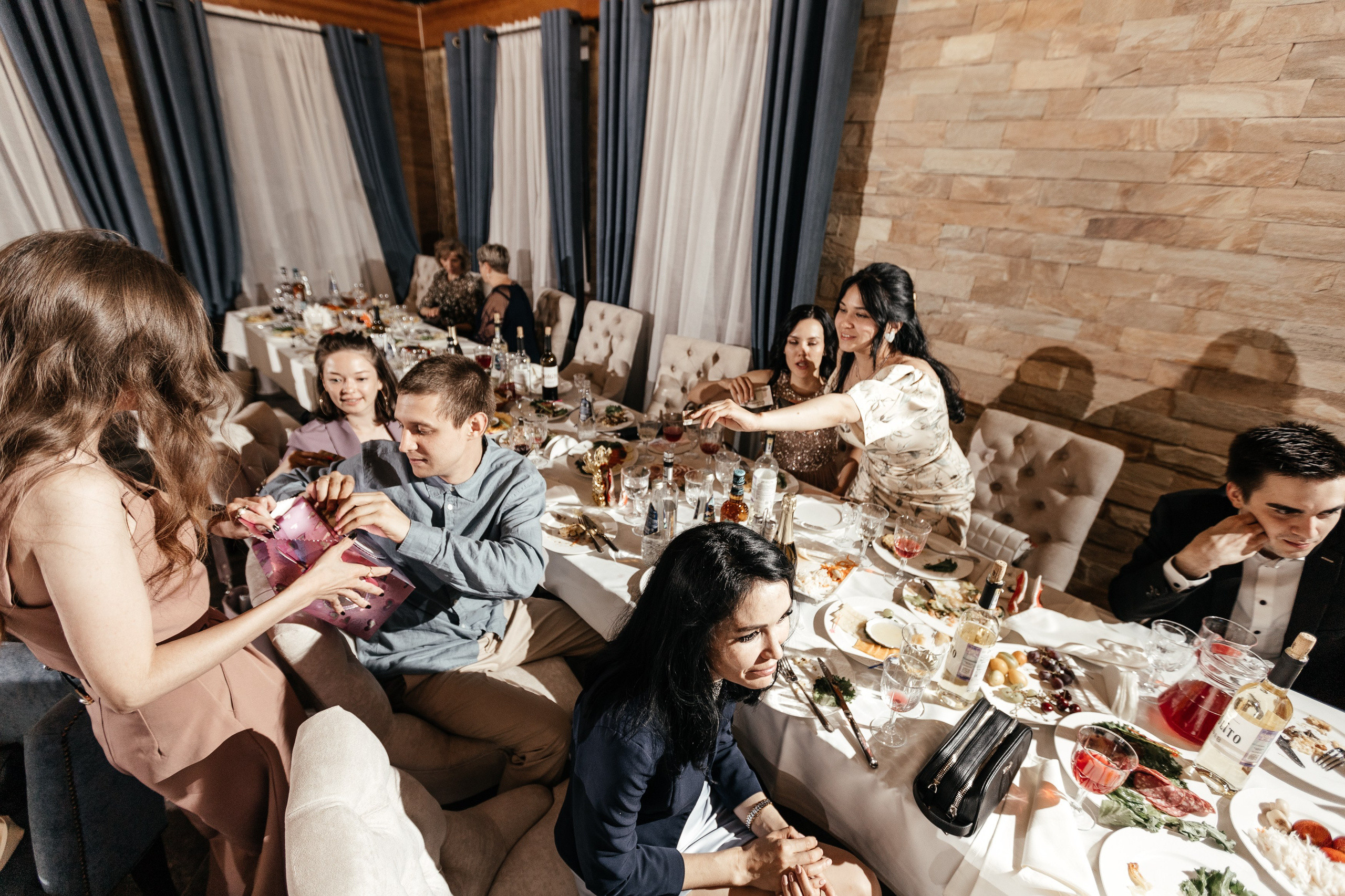 Свадебный фотограф Уфа — Руслан ГабдлисламовЖивые эмоции, красивые кадры, воспоминания на всю жизнь.Работаю по всей Республике Башкортоста. Свадебный фотограф Уфа Руслан Габдлисламов