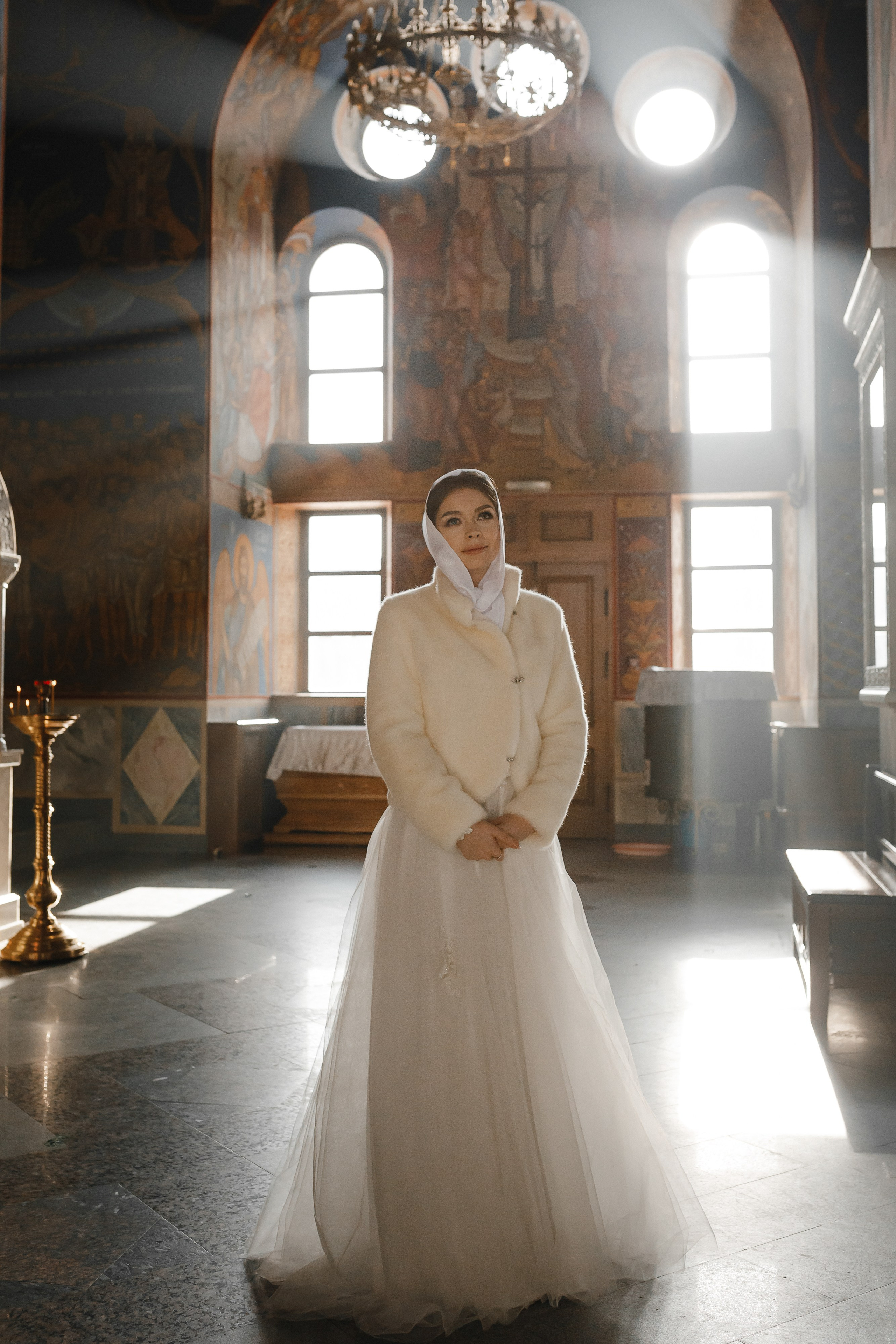 Профессиональный фотограф на таинство венчания в Москве и Московской области. Свадебный фотограф в Москве Мария Крош