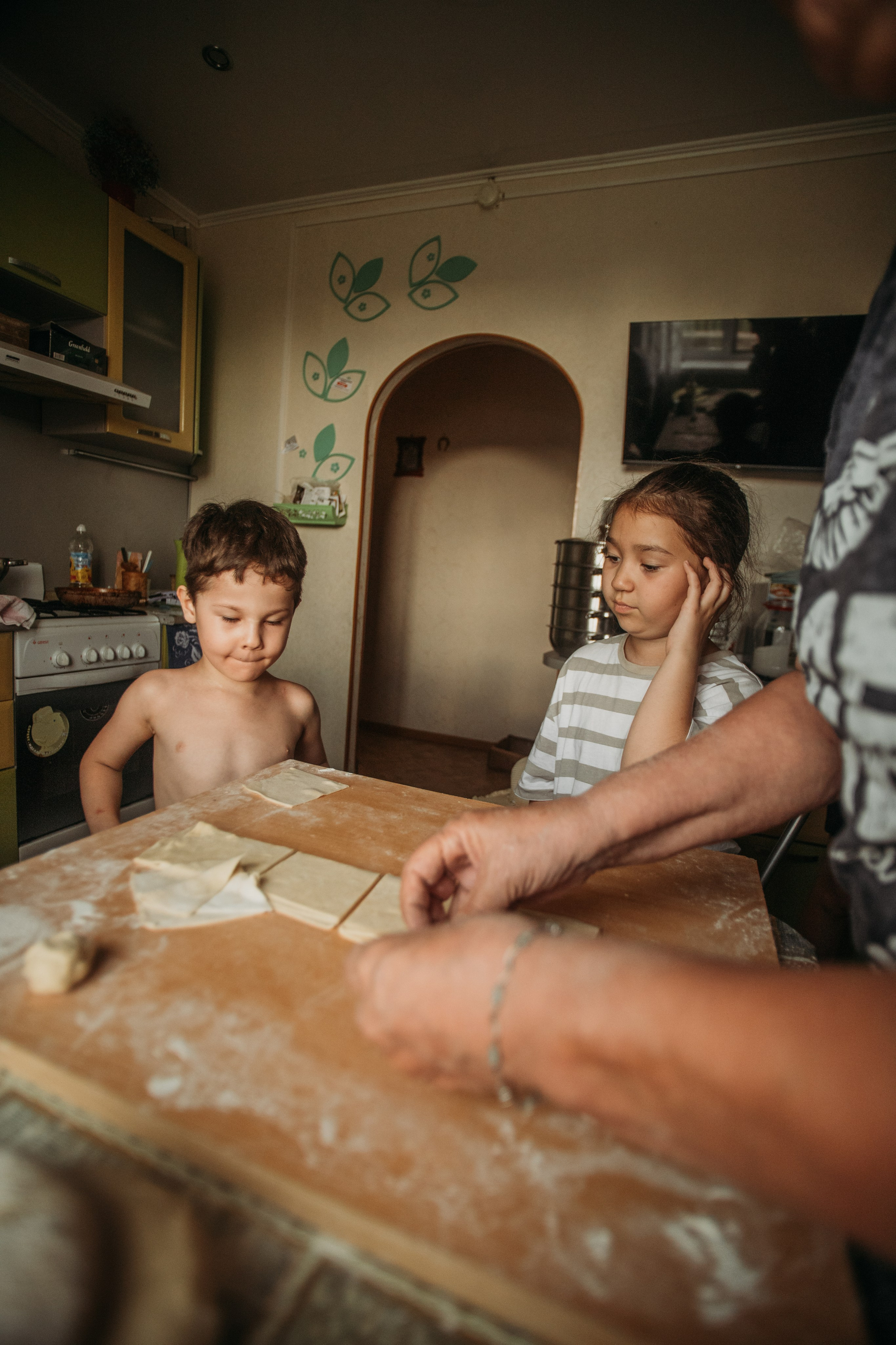 Домашняя фотосессия моей семьи. Венера Гайн. Репортажный фотограф  Тюмень. Обучение фотографии с 0