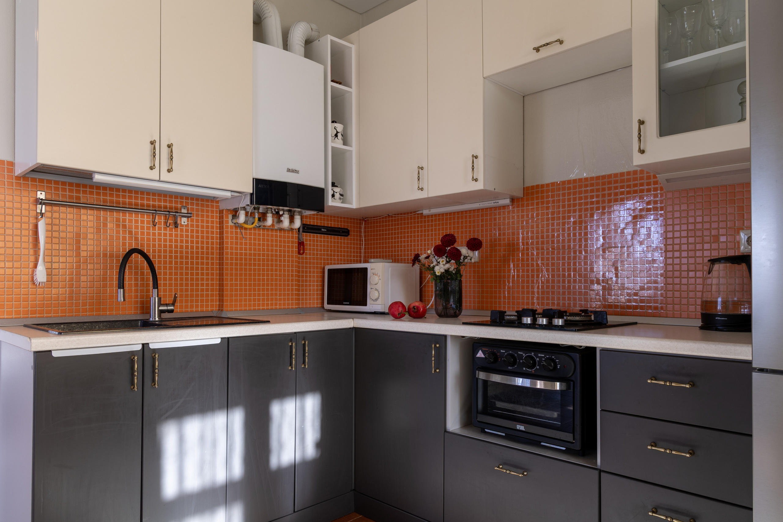 Комплексная подготовка квартиры к посуточной аренде (хоумстейджинг). Интерьерная съёмка и подготовка недвижимости к аренде/продаже. Геленджик, Краснодарский край — Юлия Софронова, Art Sea Homes