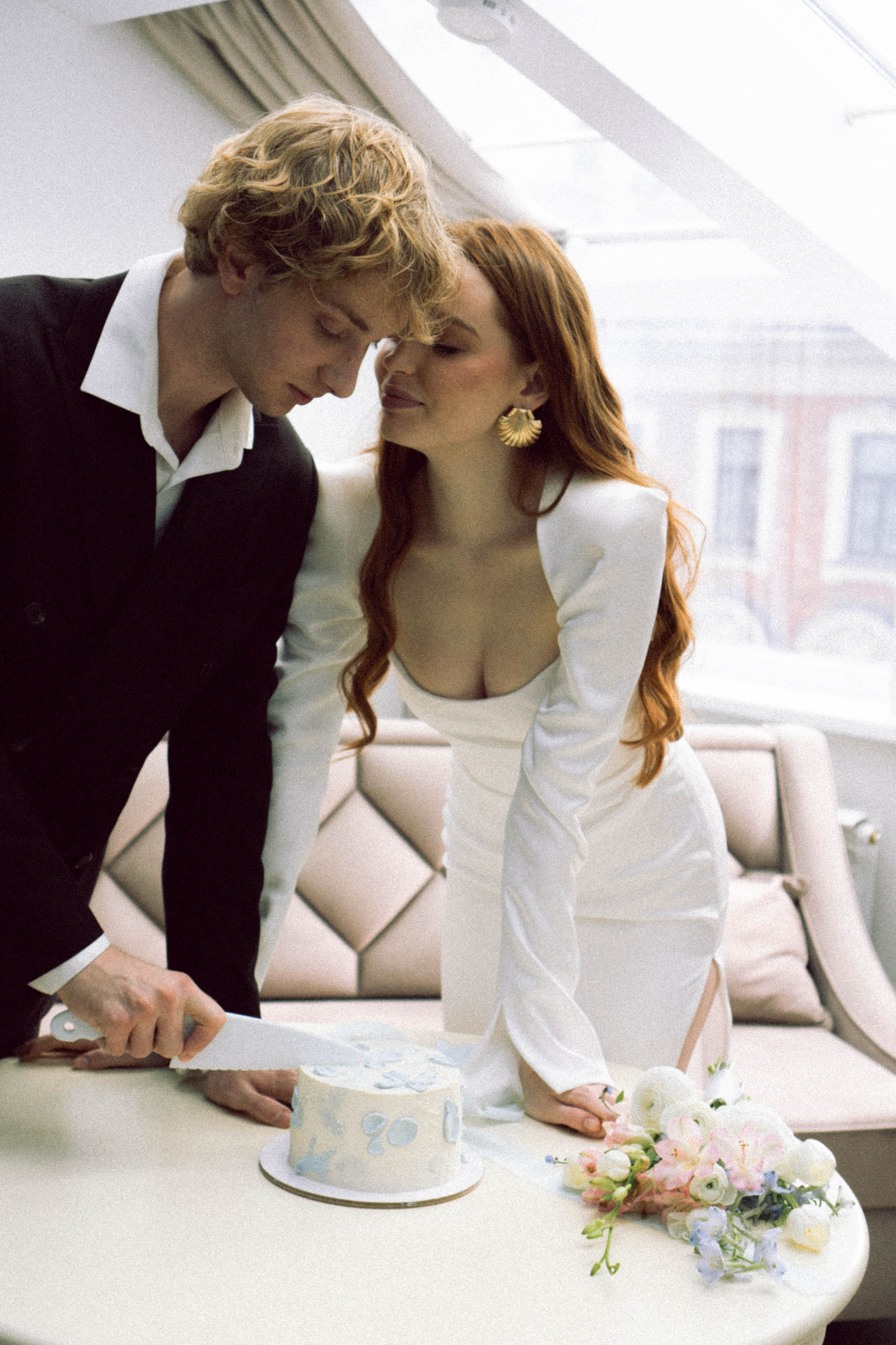 СВАДЕБНАЯ СЬЕМКА В ОТЕЛЕ. СБОРЫ ЖЕНИХА И НЕВЕСТЫ И ТАКЖЕ ТОР И ПОДГОТОВКА К ПРОГУЛКЕ. Профессиональный фотограф, Санкт-Петербург — Виктория Богомолова