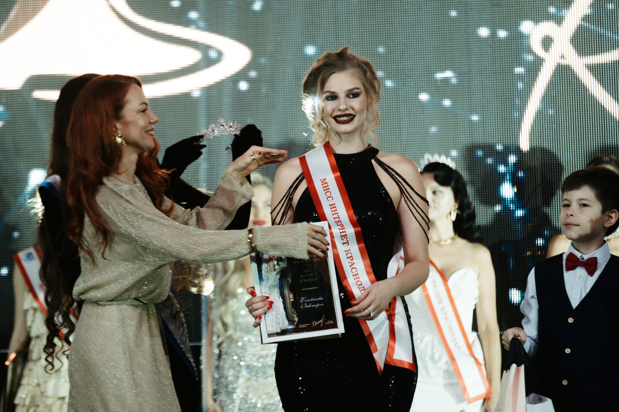 Мисс и Миссис Россия Земли Краснодар 2025 программа. Свадебный и репортажной фотограф Денис Ожигин в Краснодаре и Краснодарском крае