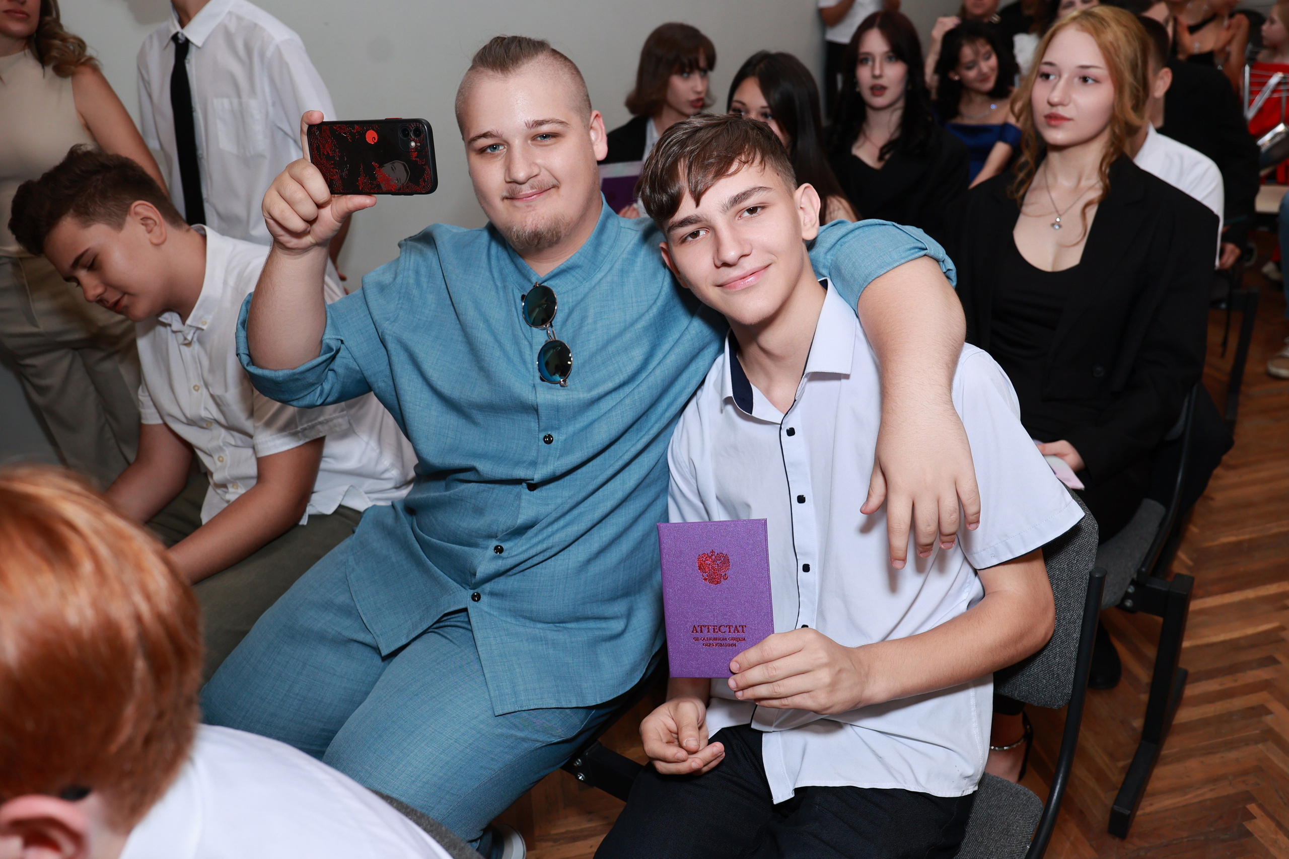 Вручение аттестатов СОШ 42 (2025г). Детский семейный фотограф Краснодар