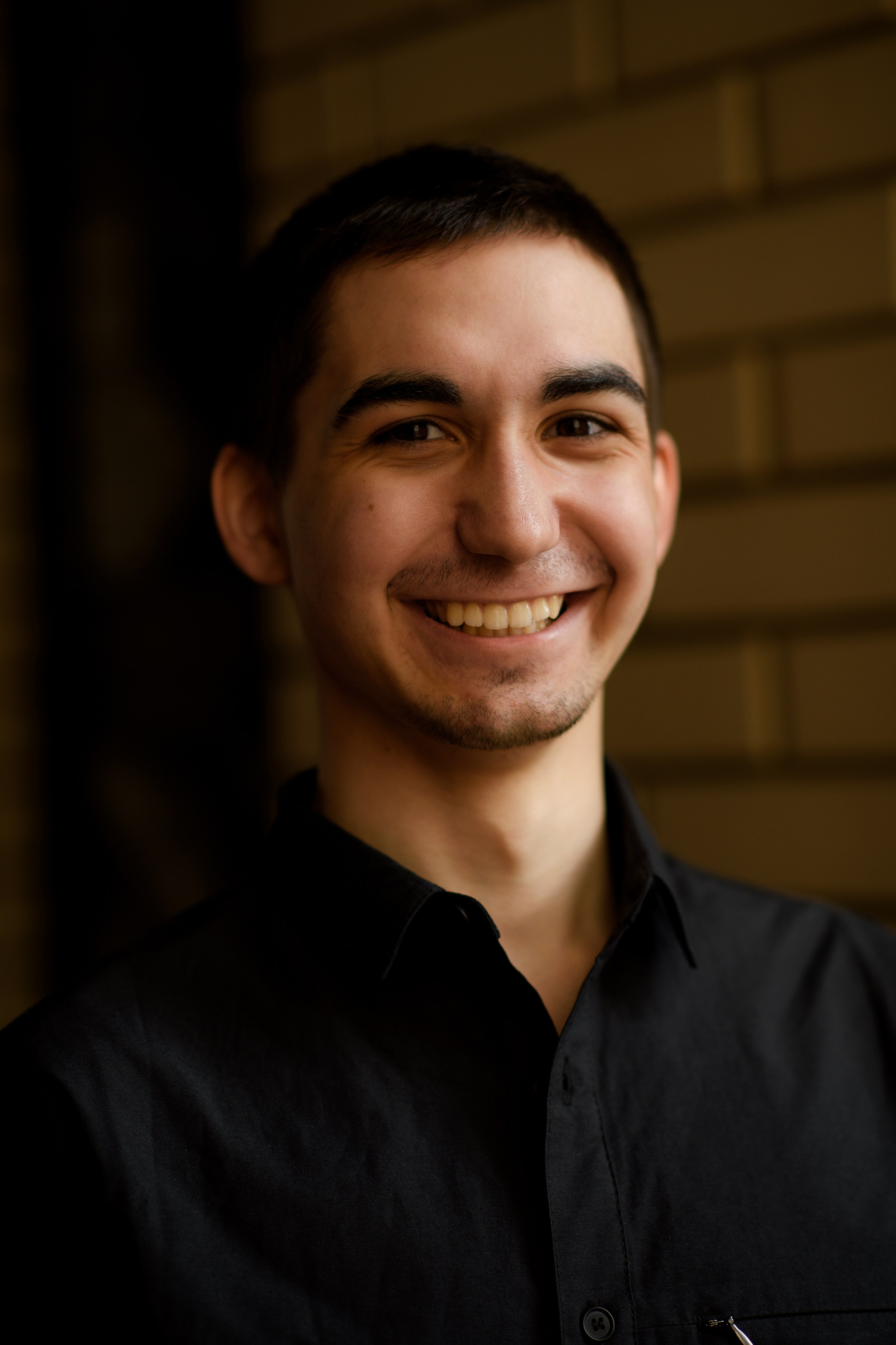 Фотосессия мальчика-подростка в городе. Главная