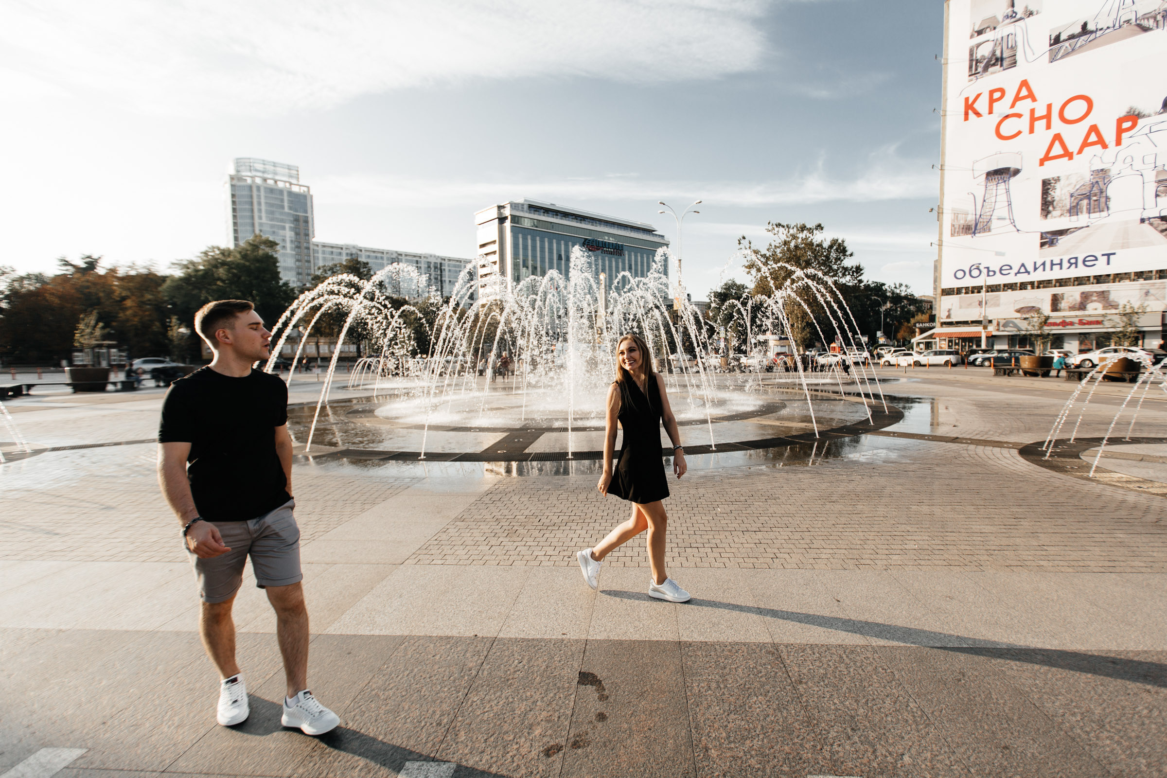 Олег и Алина. прогулка по центру Краснодара. Worldwide Wedding Photography Demskoy Studio