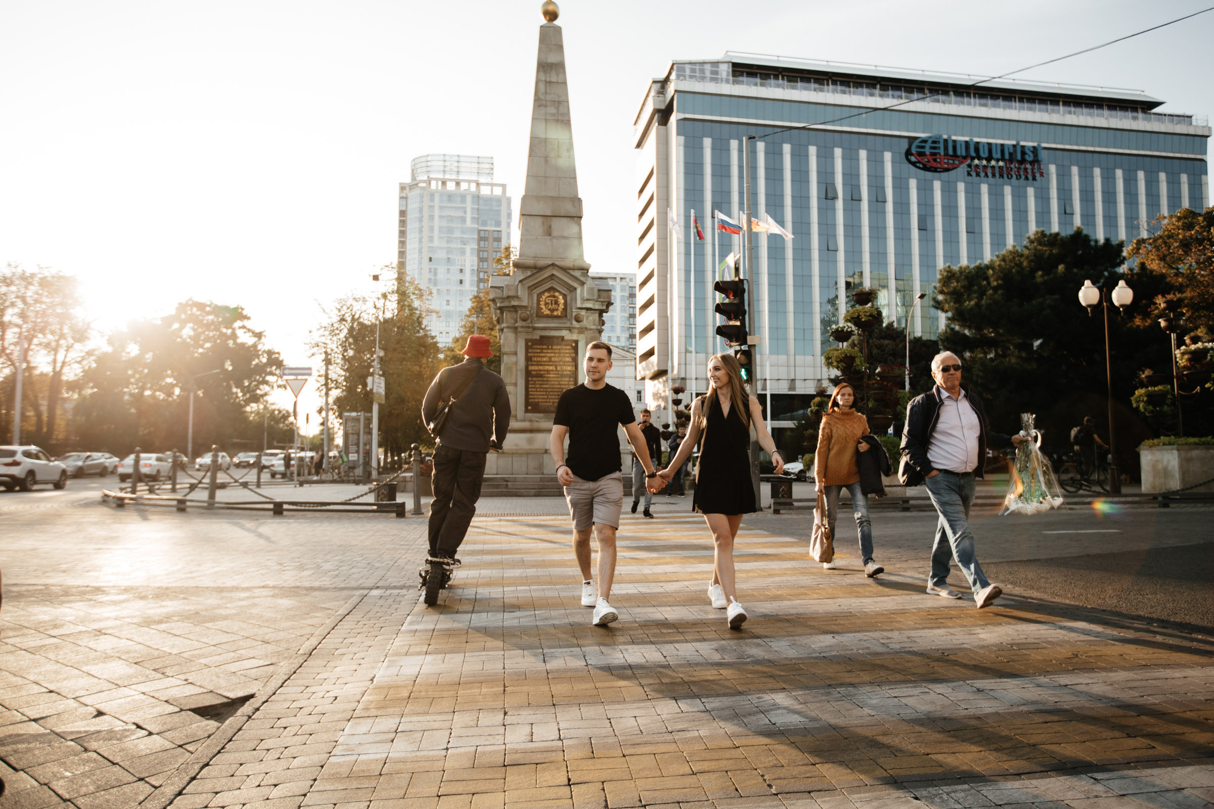 Олег и Алина. прогулка по центру Краснодара. Worldwide Wedding Photography Demskoy Studio