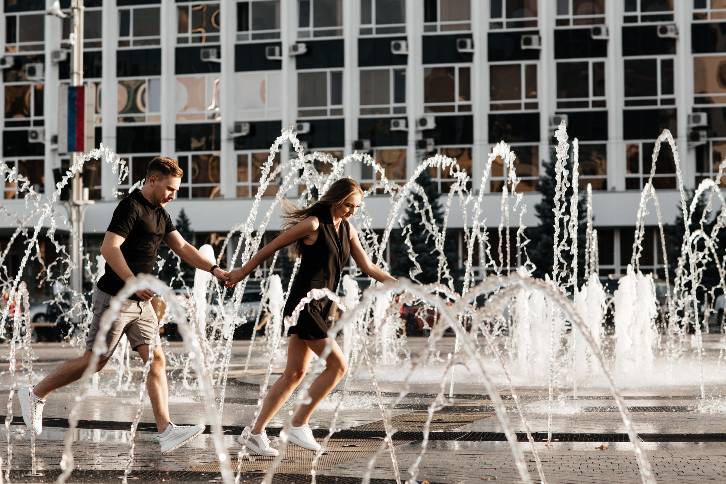 Олег и Алина. прогулка по центру Краснодара. Worldwide Wedding Photography Demskoy Studio