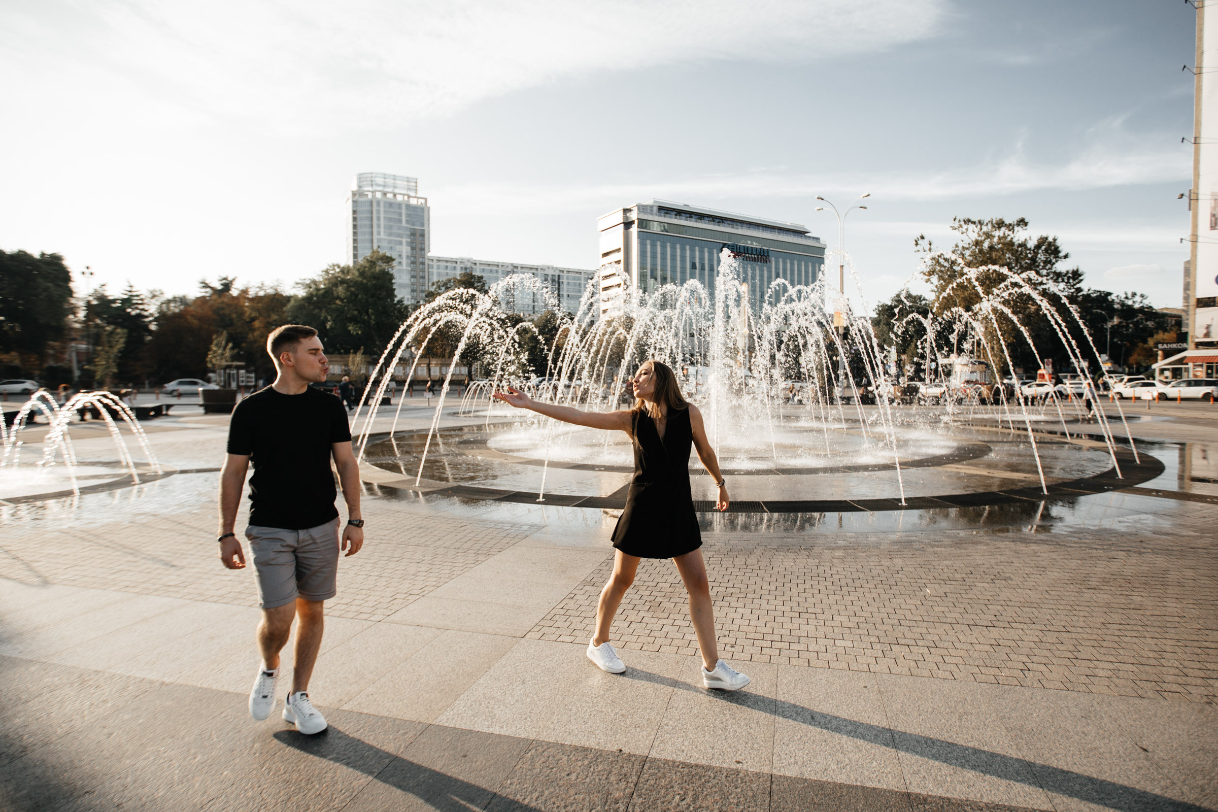 Олег и Алина. прогулка по центру Краснодара. Worldwide Wedding Photography Demskoy Studio