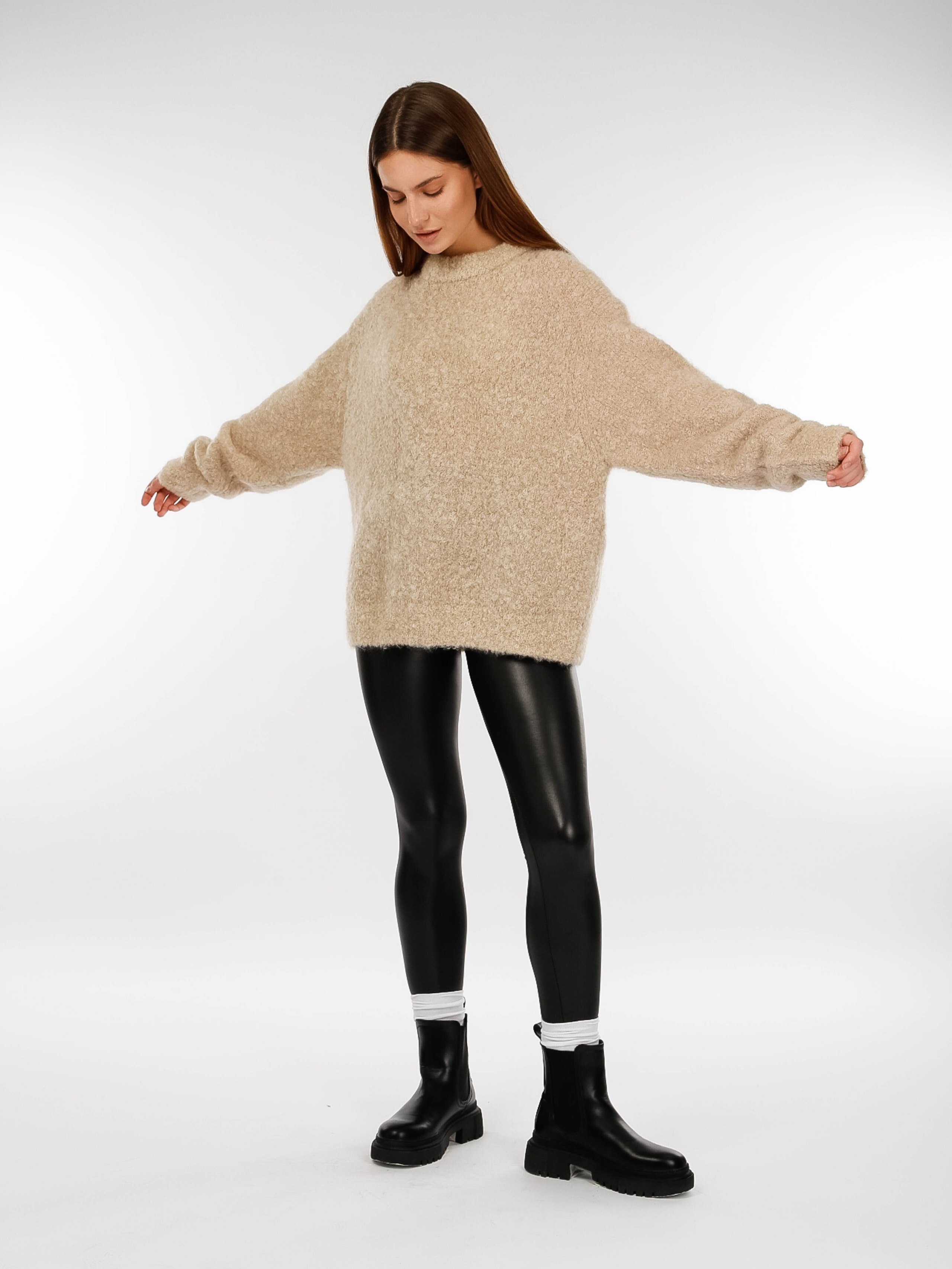 Модельная съемка одежды для брендов в Москве. Фотограф Анна Татаурова | Авторская фотосъемка в Москве