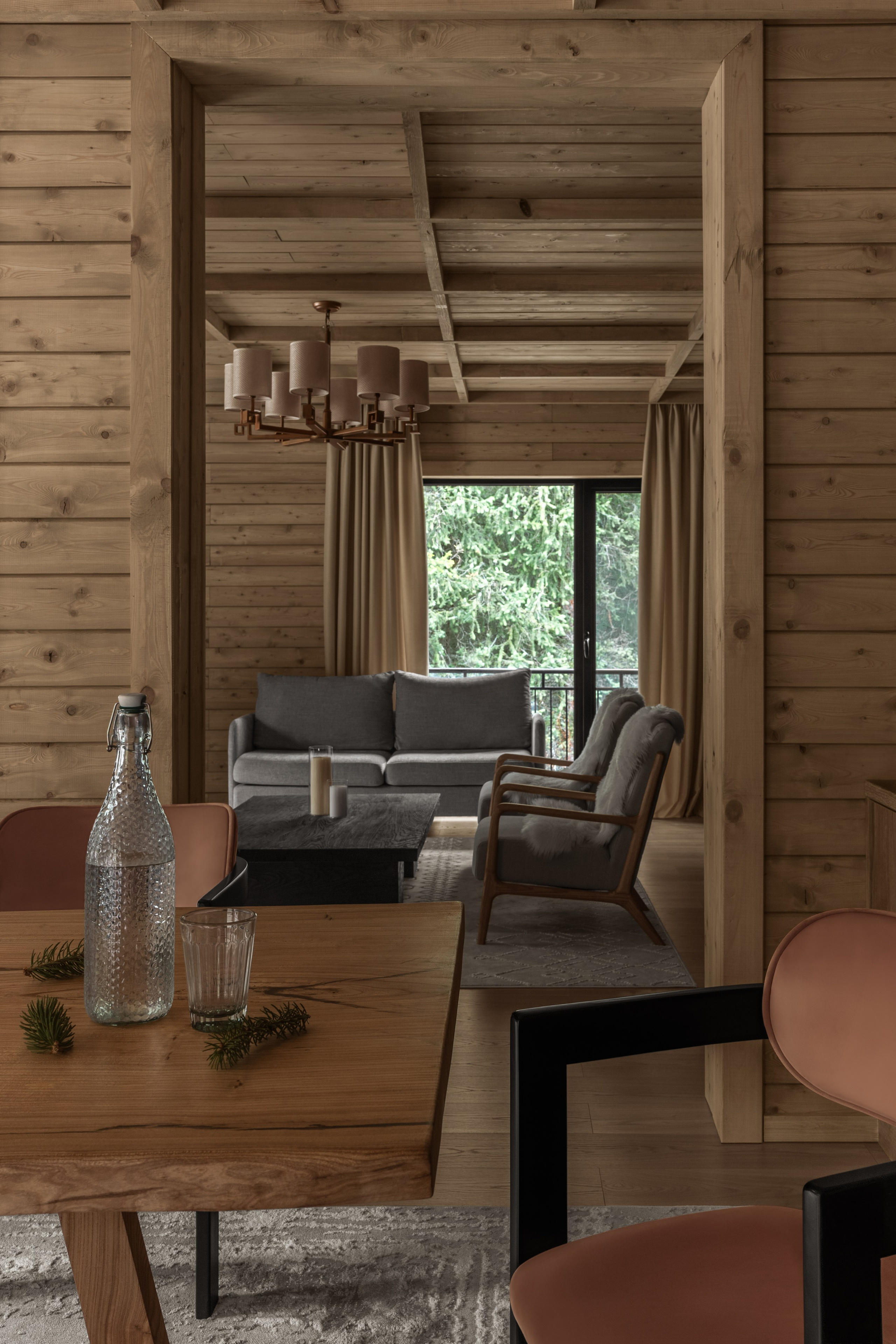 Обеденная зона в доме из дерева. Интерьер дома из дерева, гостиная и обеденные зоны. Фото интерьера.