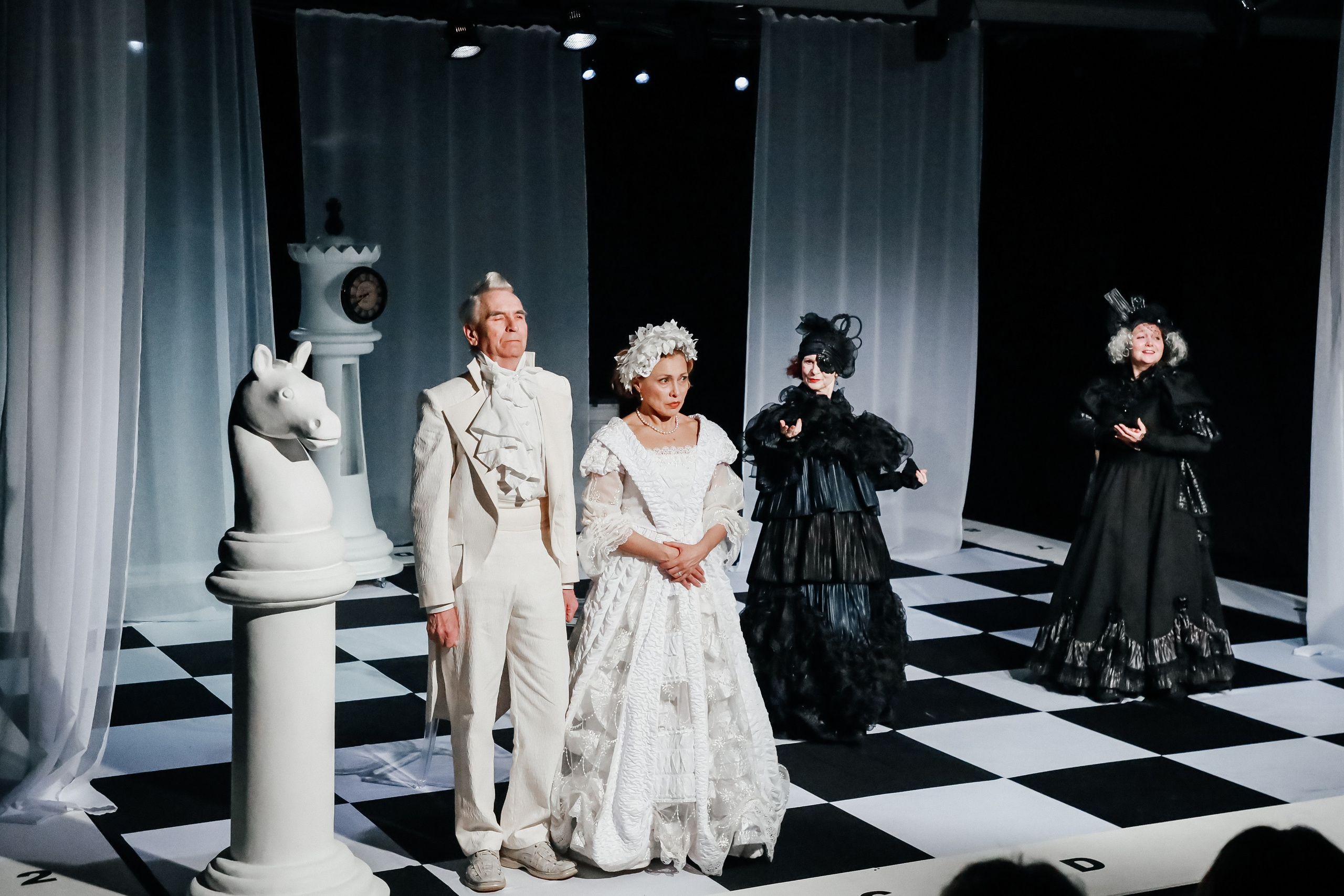 «Дядюшкин сон». Молодёжный театр алтая. Режиссер Дарья Камошина. Фоторепортаж. Театральная фотосъёмка