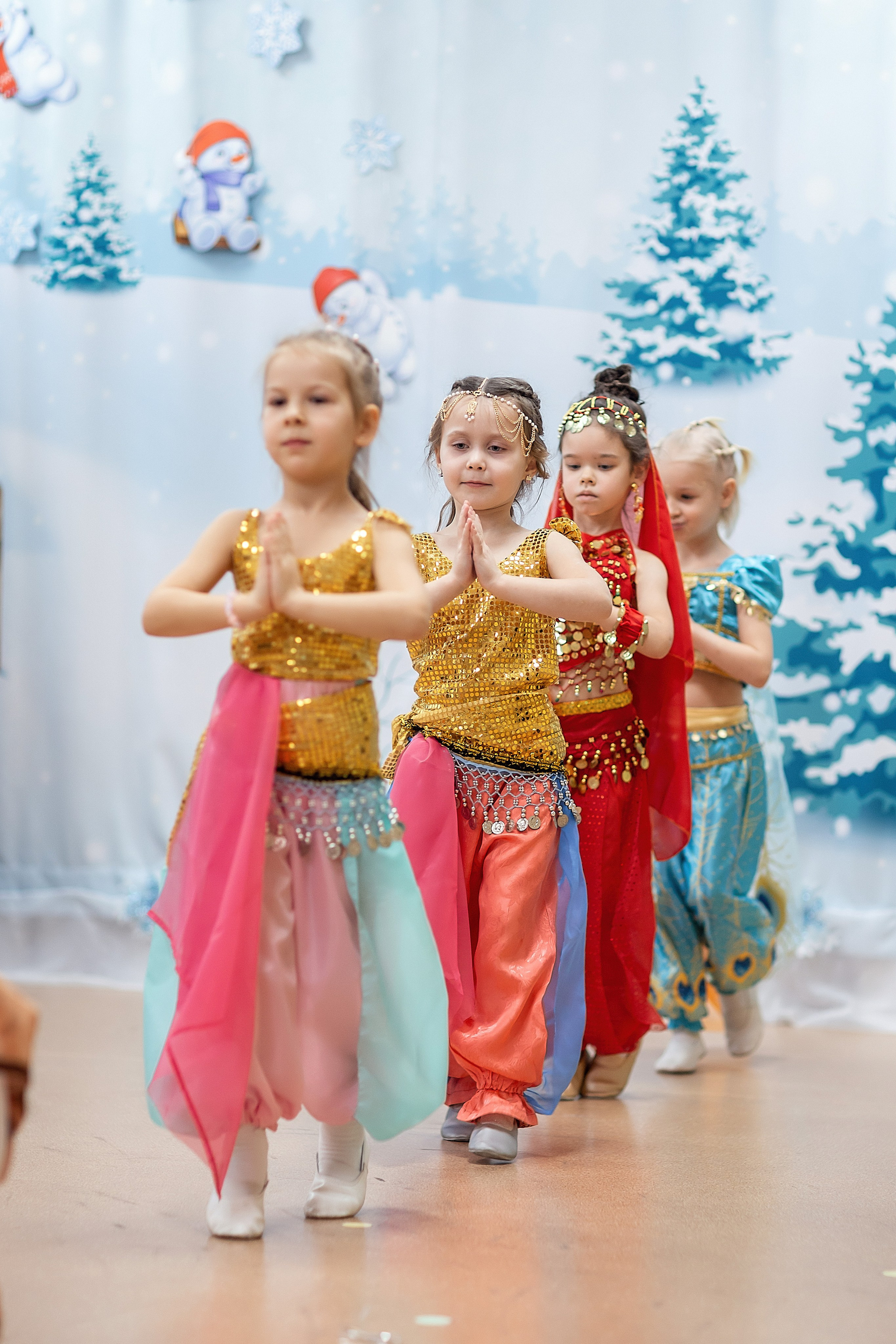 Утренник_"Веселый балаганчик» 2024. Семейный фотограф в Санкт-Петербурге