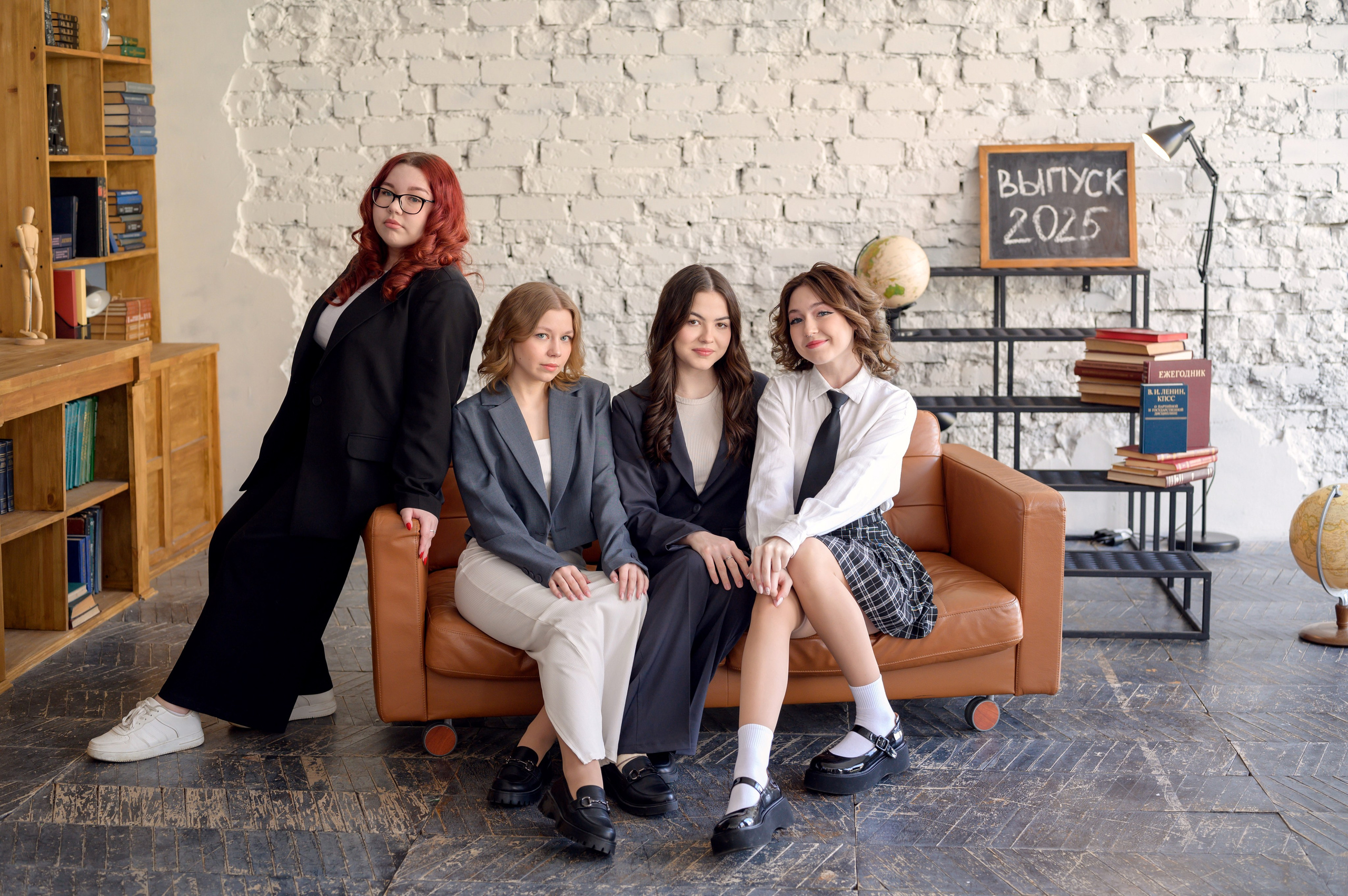 11 класс. студия. Фотограф новорожденных, семейный детский в Тюмени Татьяна Морозова