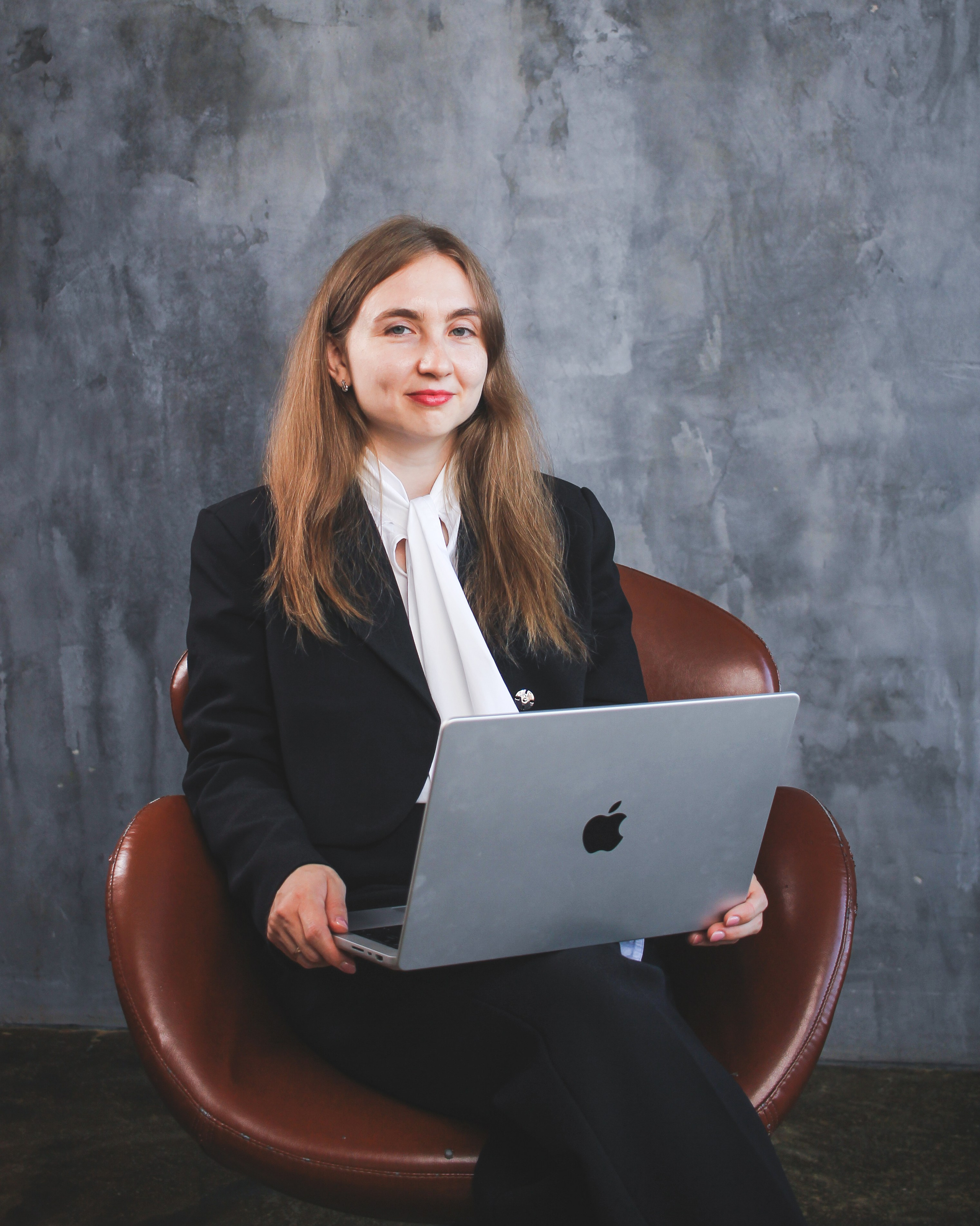 Деловые портреты Юлии и Ивана. Фотограф из Первоуральска Роман Заиченко