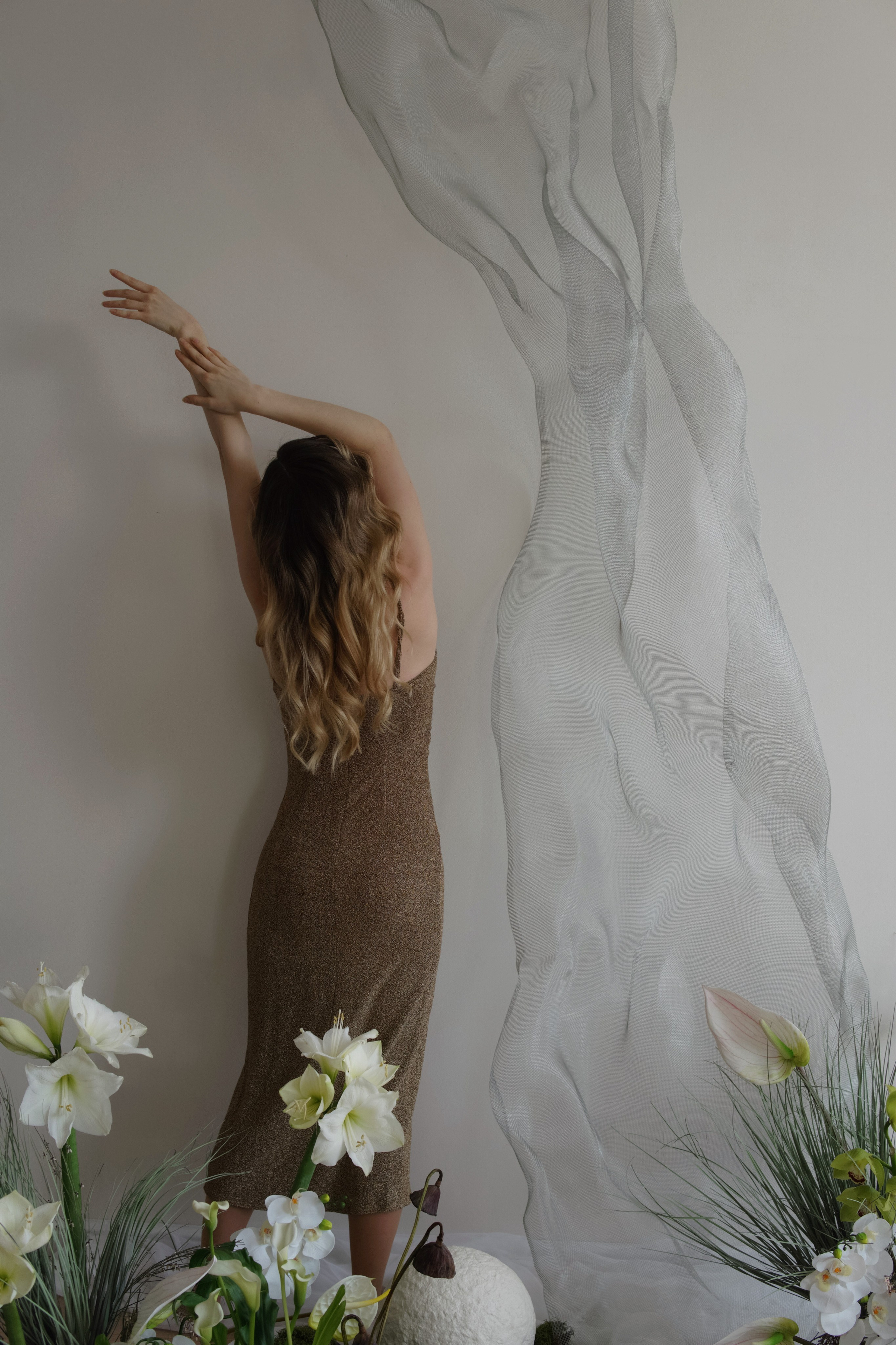 Саша, фотосессия с цветами. Фотограф в Минске Света Григорьева