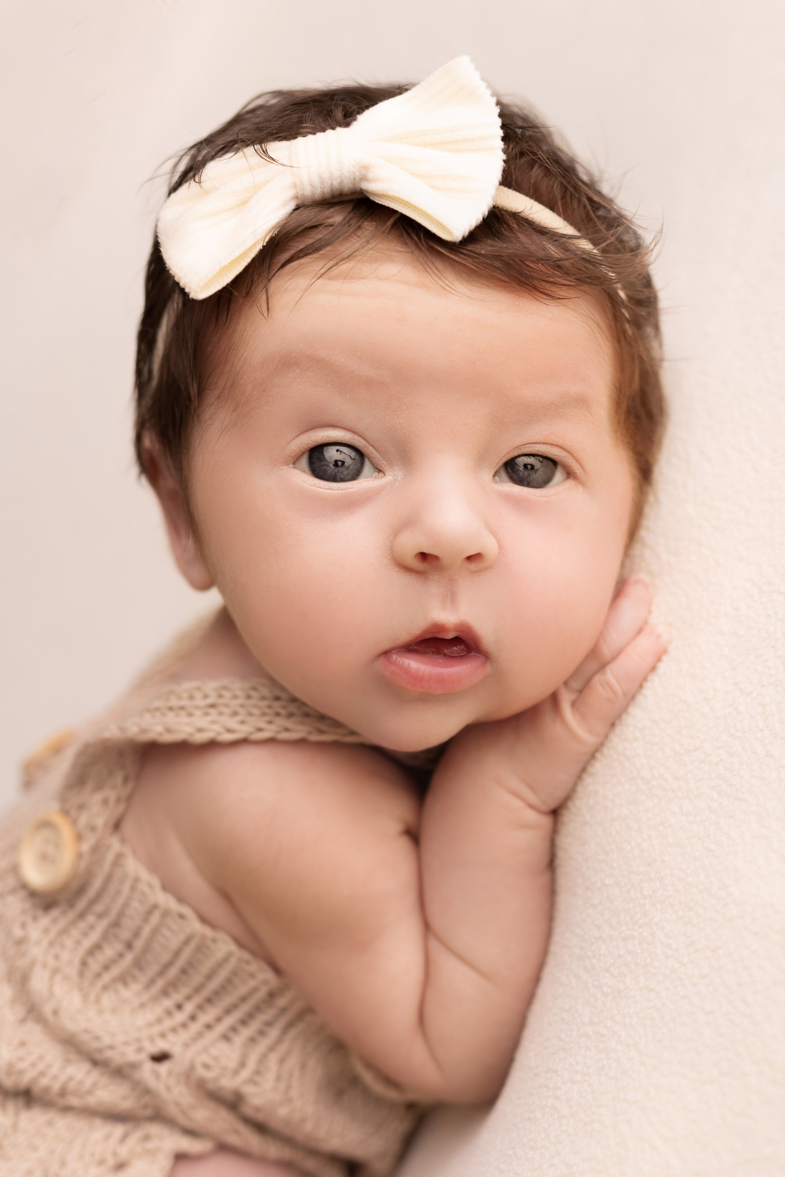 Классическая фотосессия малыша. Фотограф новорожденных малышей в Омске и Омской области Эльвира Камаева